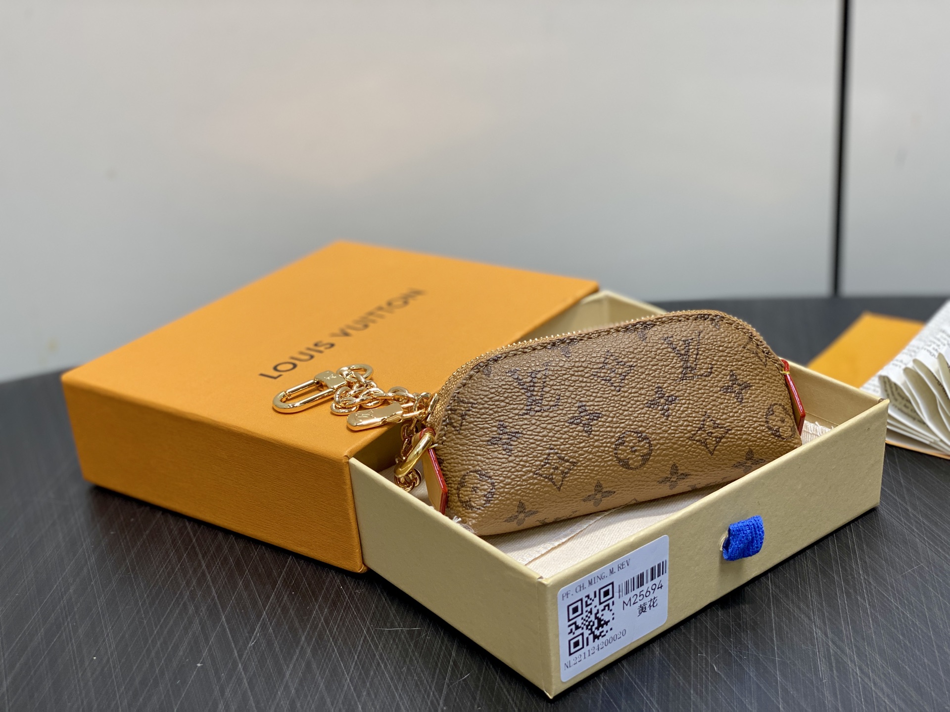 【顶级原单】M25694黄花 链条口红包化妆包 当季新款 LIPSTICK 化妆包 Lipstick 化