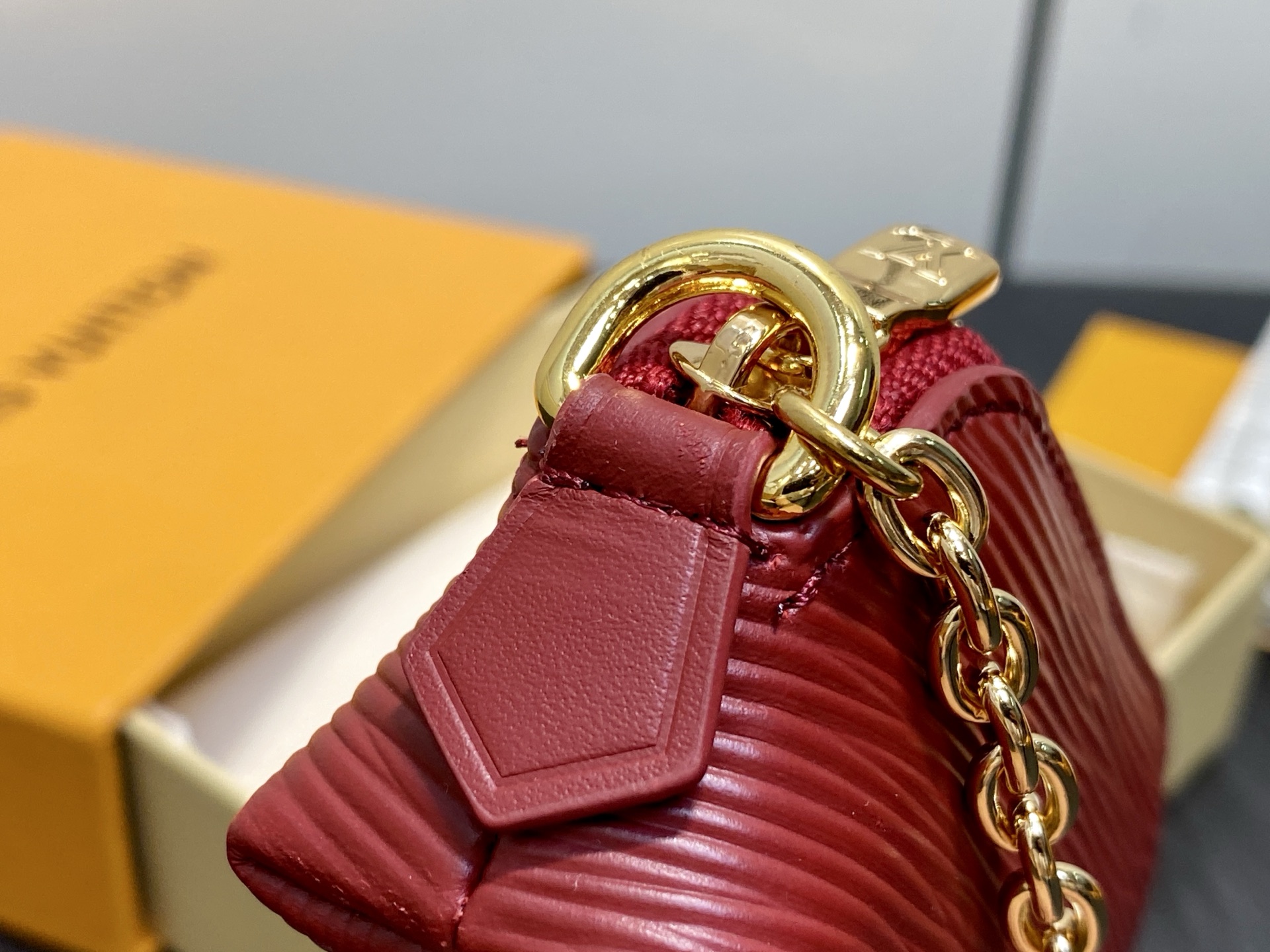 【顶级原单】M25685紫红色 链条口红包化妆包 当季新款 LIPSTICK 化妆包 Lipstick 