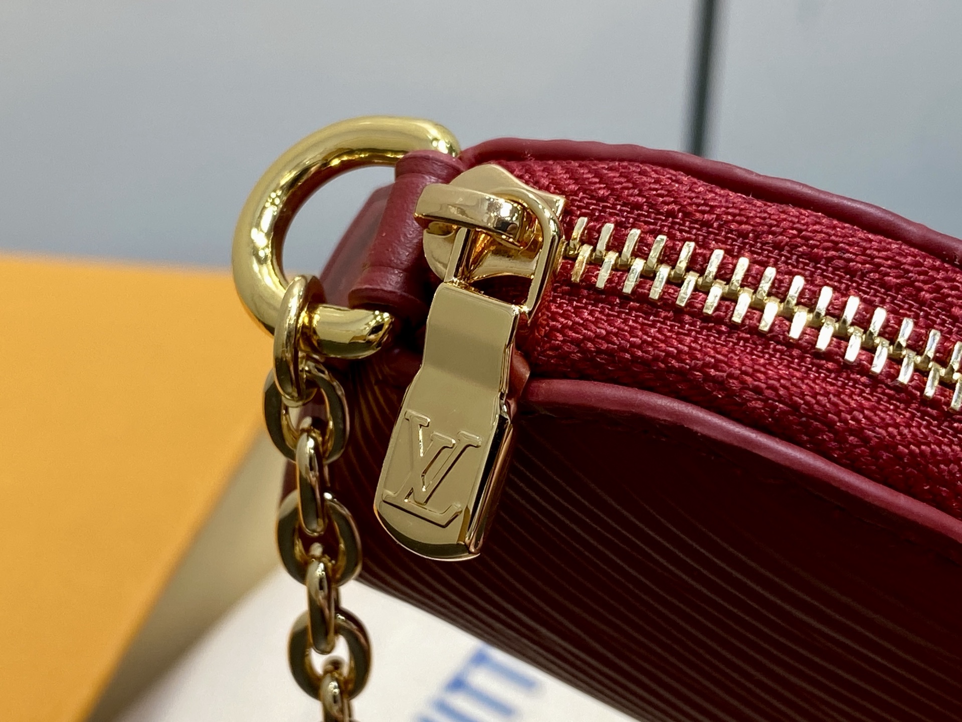 【顶级原单】M25685紫红色 链条口红包化妆包 当季新款 LIPSTICK 化妆包 Lipstick 