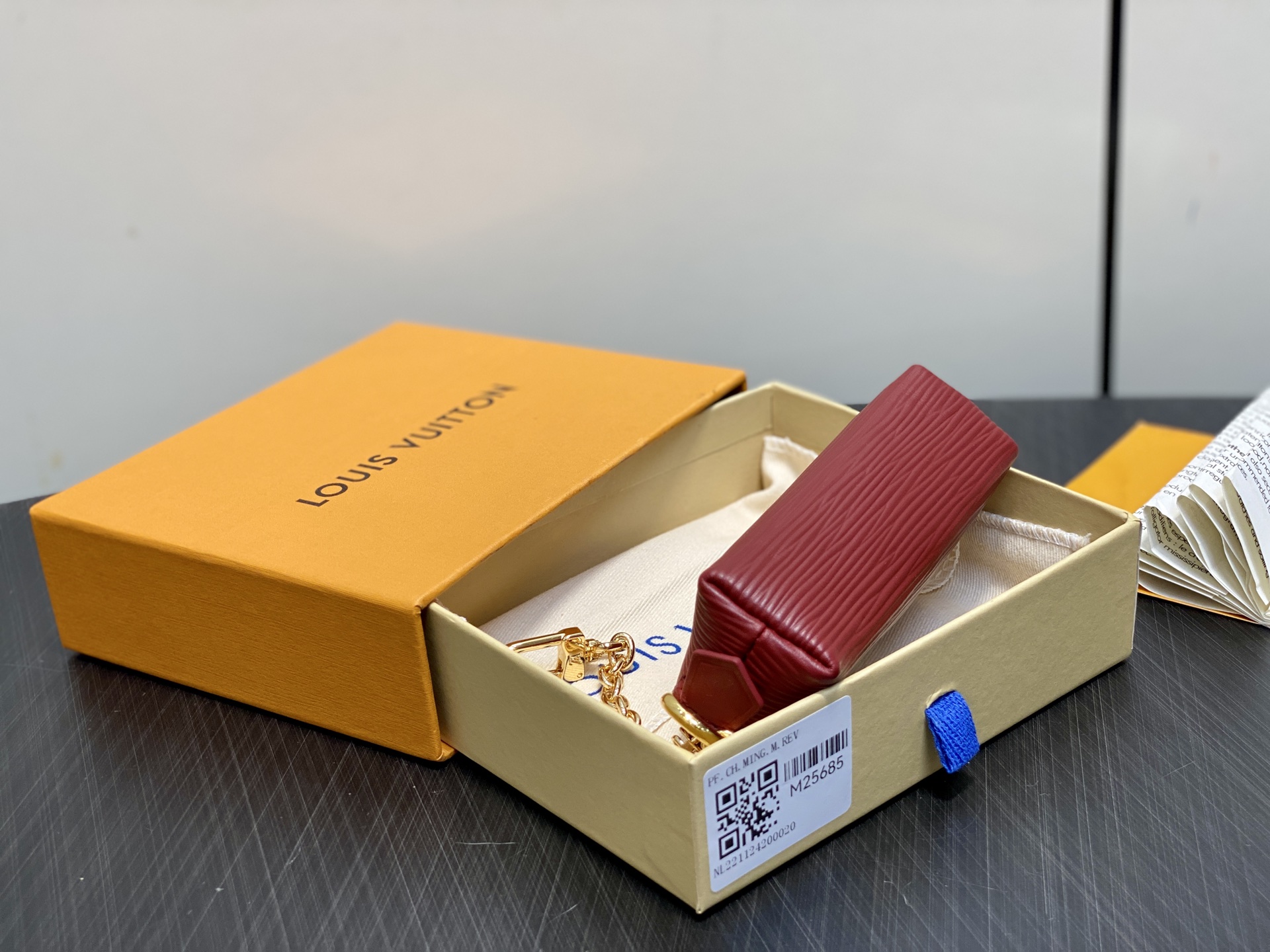 【顶级原单】M25685紫红色 链条口红包化妆包 当季新款 LIPSTICK 化妆包 Lipstick 