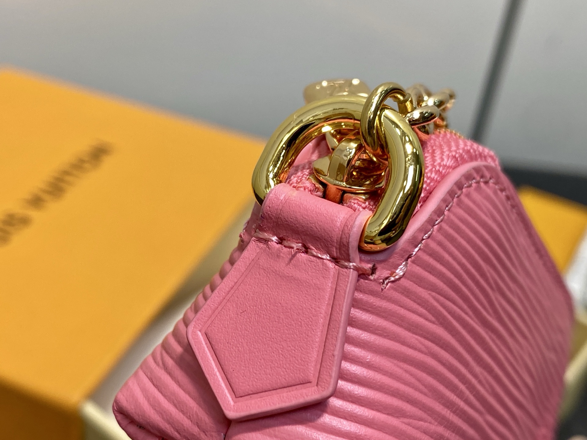 【顶级原单】M25686粉色 链条口红包化妆包 当季新款 LIPSTICK 化妆包 Lipstick 化