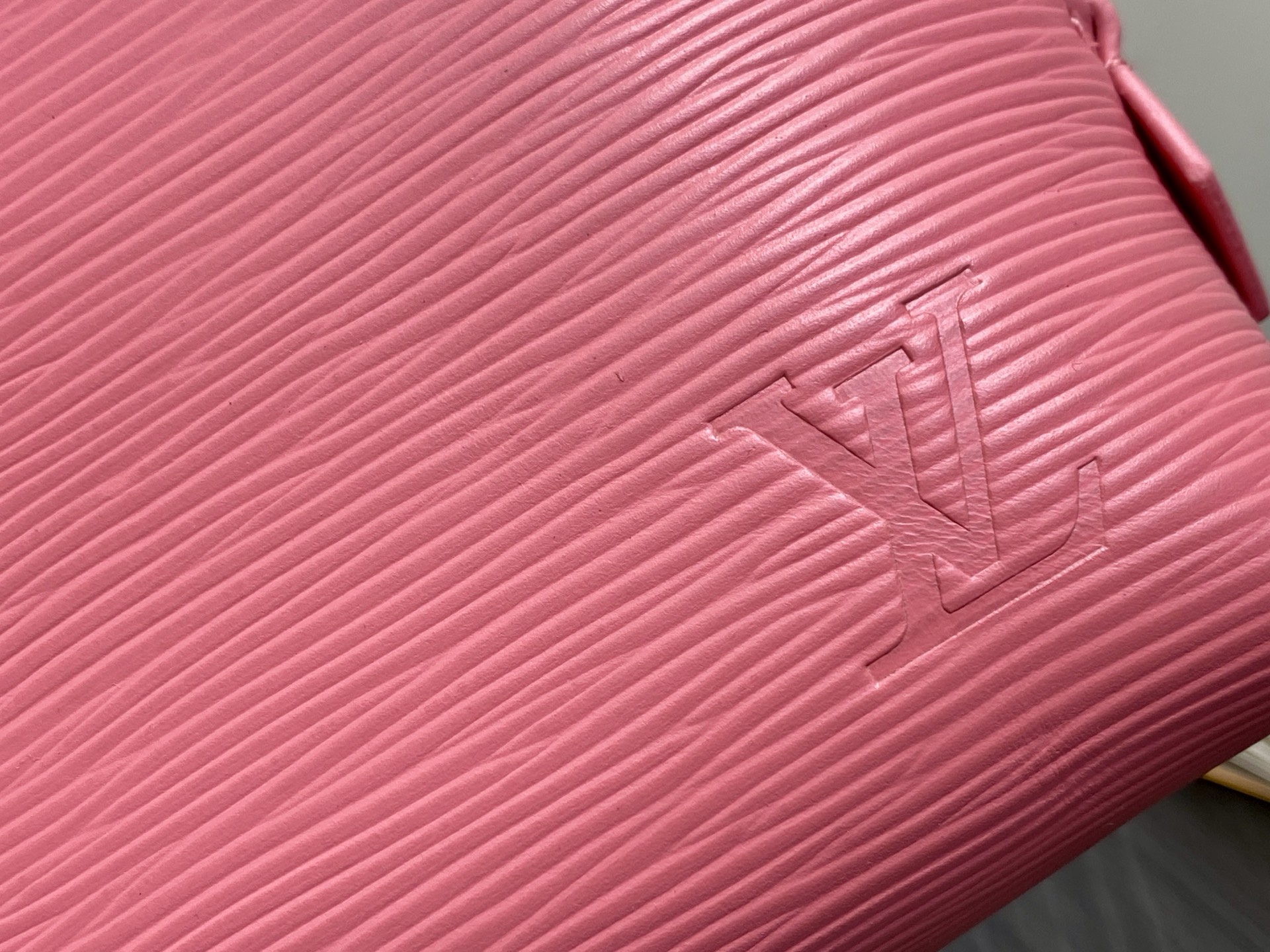 【顶级原单】M15198粉色 水波纹化妆包 当季新款 POCHETTE COSMÉTIQUE 中号化妆包