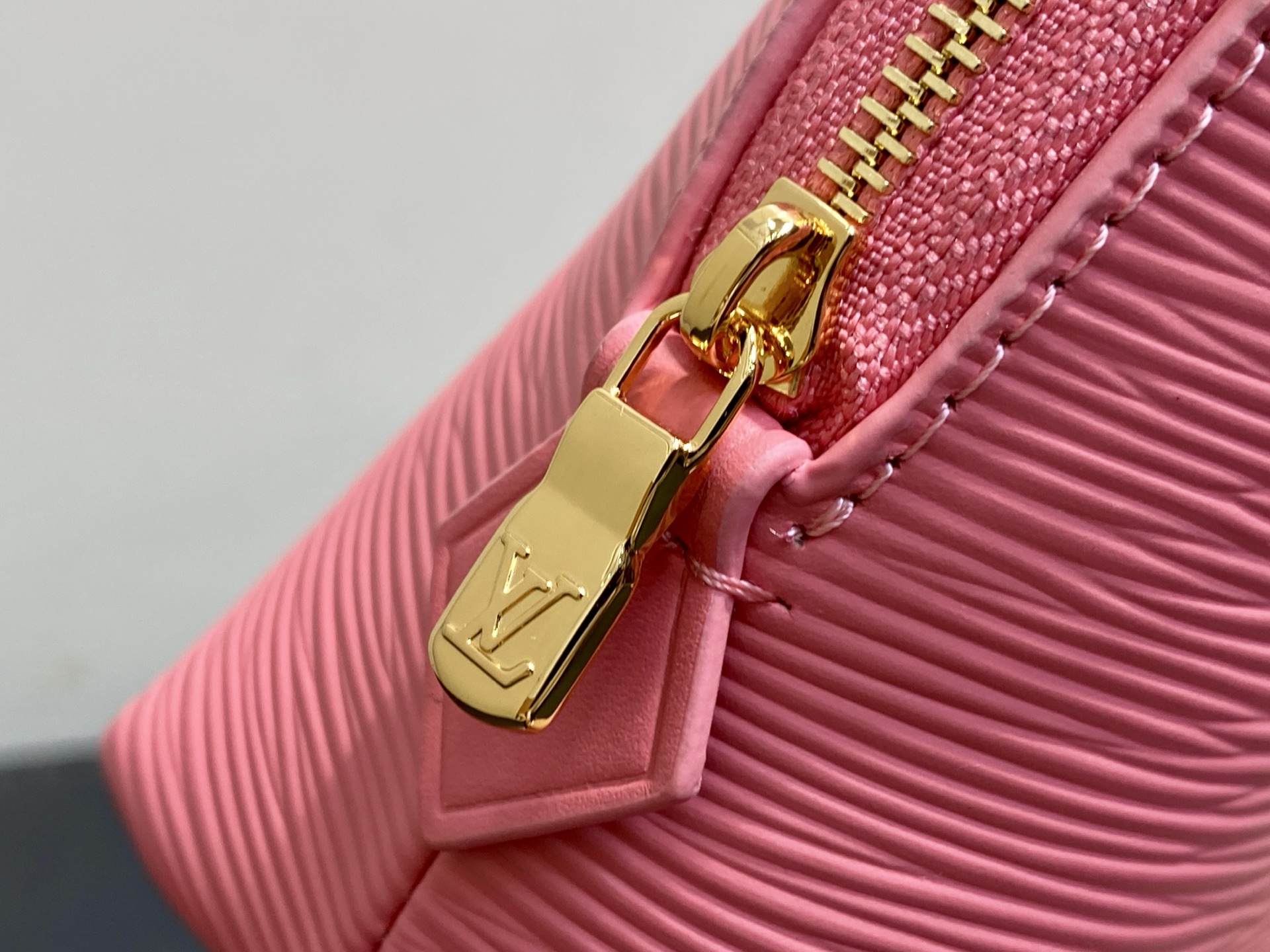 【顶级原单】M15198粉色 水波纹化妆包 当季新款 POCHETTE COSMÉTIQUE 中号化妆包