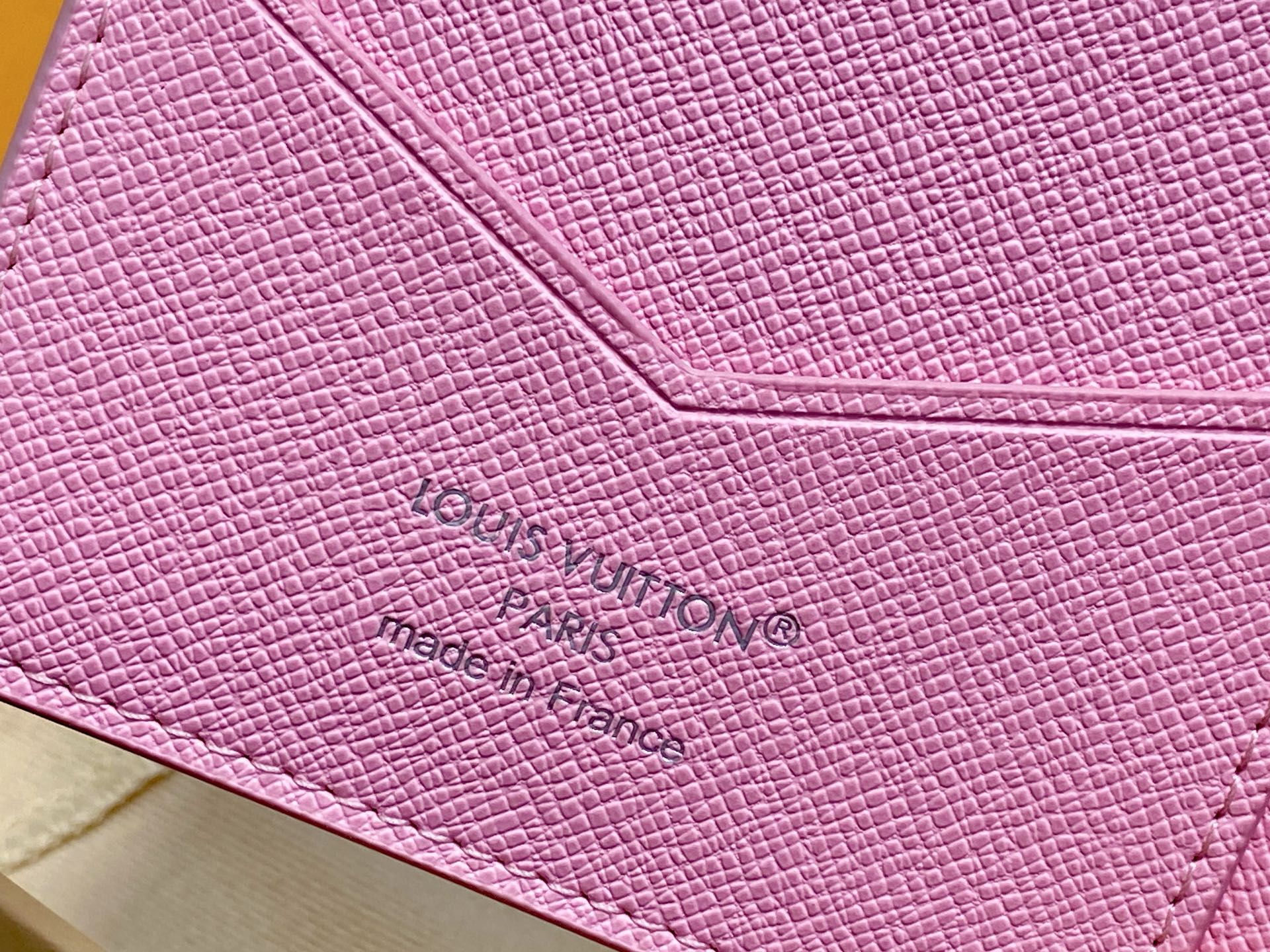 【顶级原单】M27229粉色 印花护照夹护照套 EARLY ACCESS Lv nigo联名 Passp