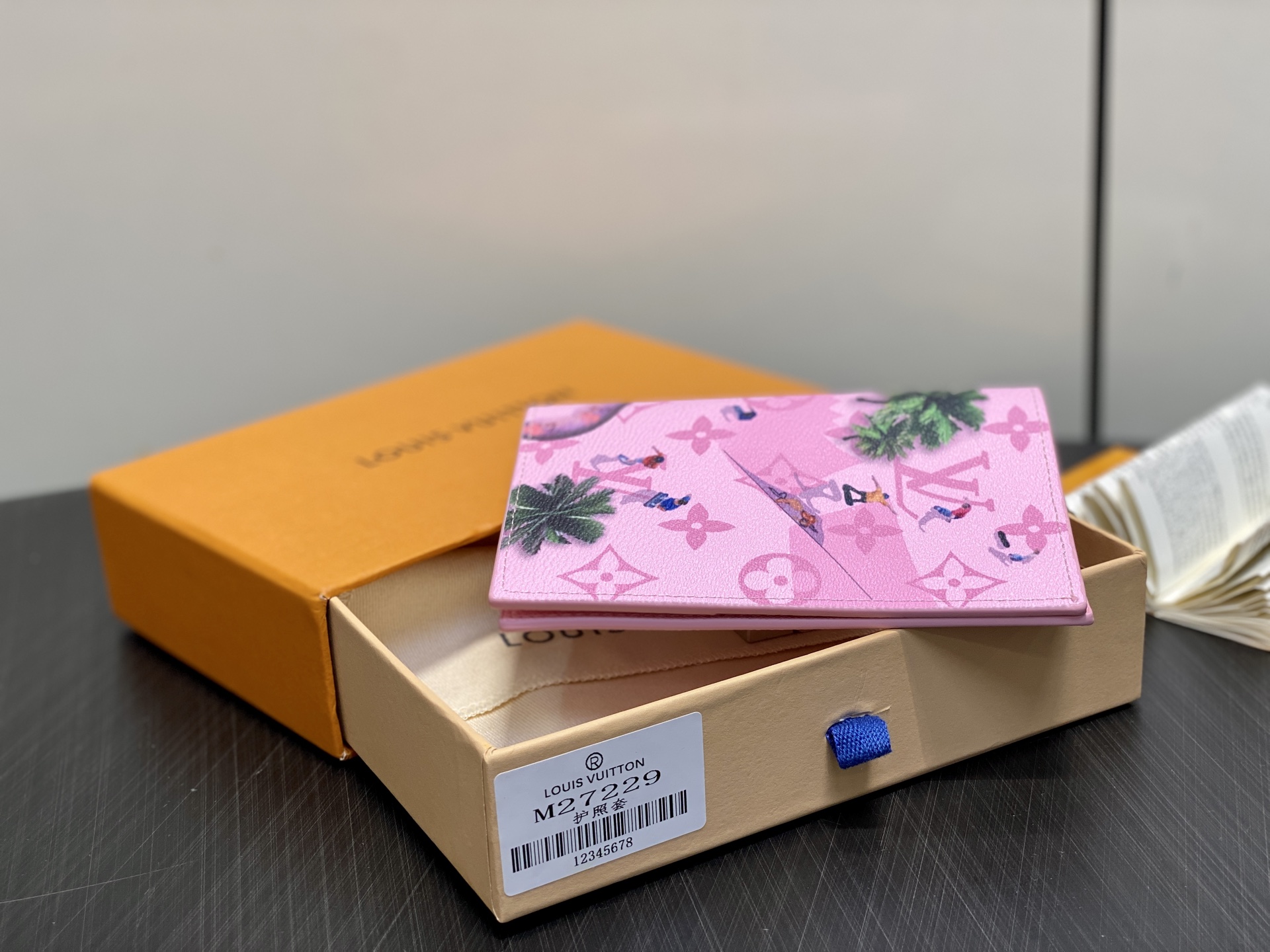 【顶级原单】M27229粉色 印花护照夹护照套 EARLY ACCESS Lv nigo联名 Passp