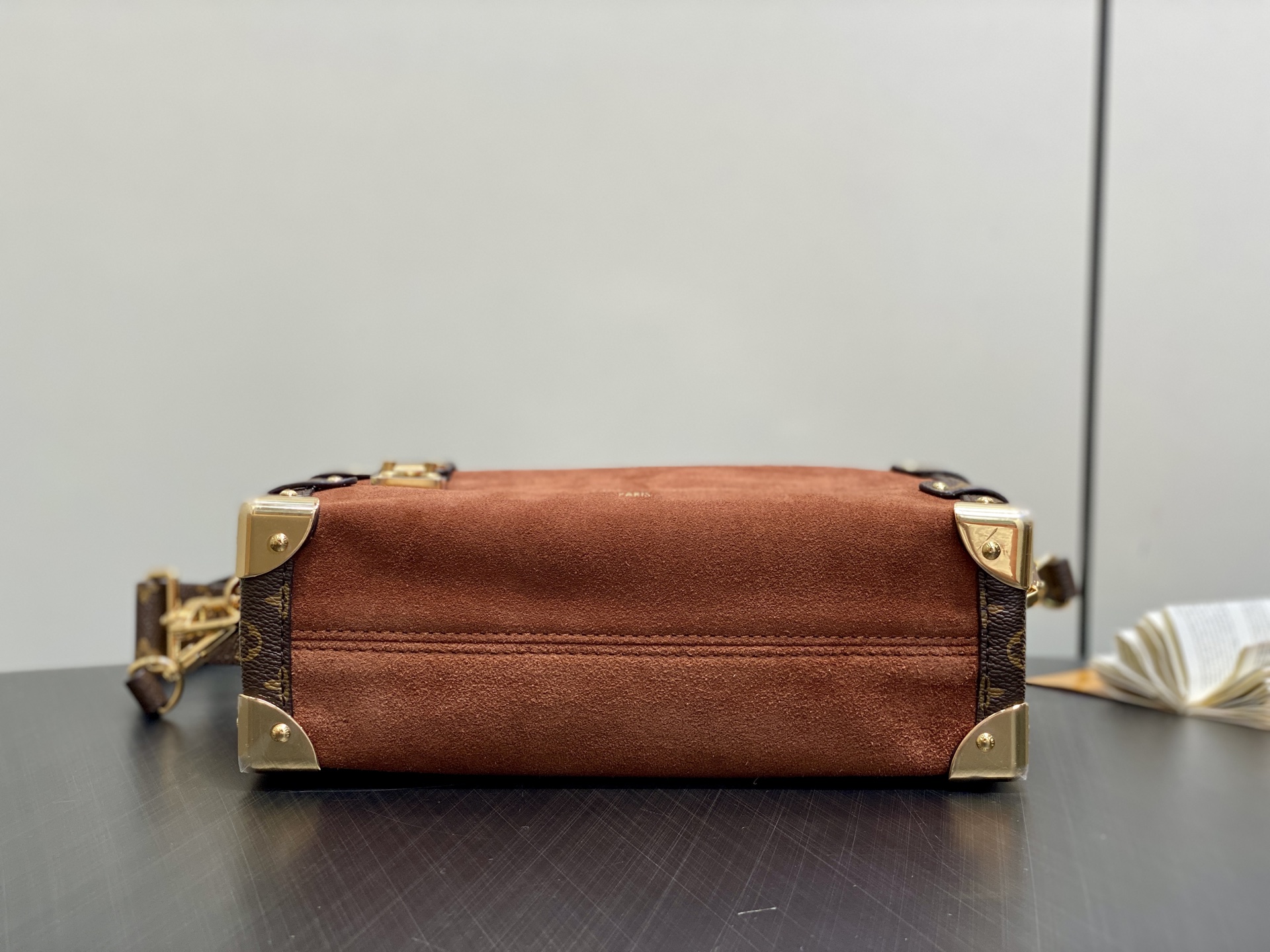 【顶级原单】N15072棕色 磨砂皮软盒子 SIDE TRUNK 中号手袋 本款 Side Trunk 