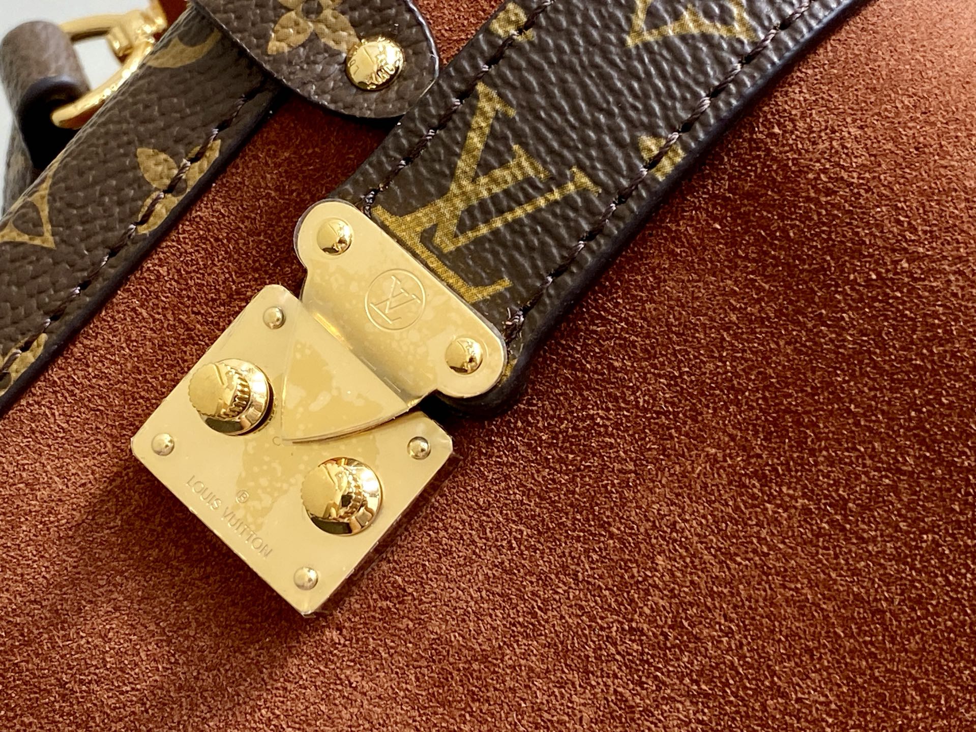 【顶级原单】N15072棕色 磨砂皮软盒子 SIDE TRUNK 中号手袋 本款 Side Trunk 