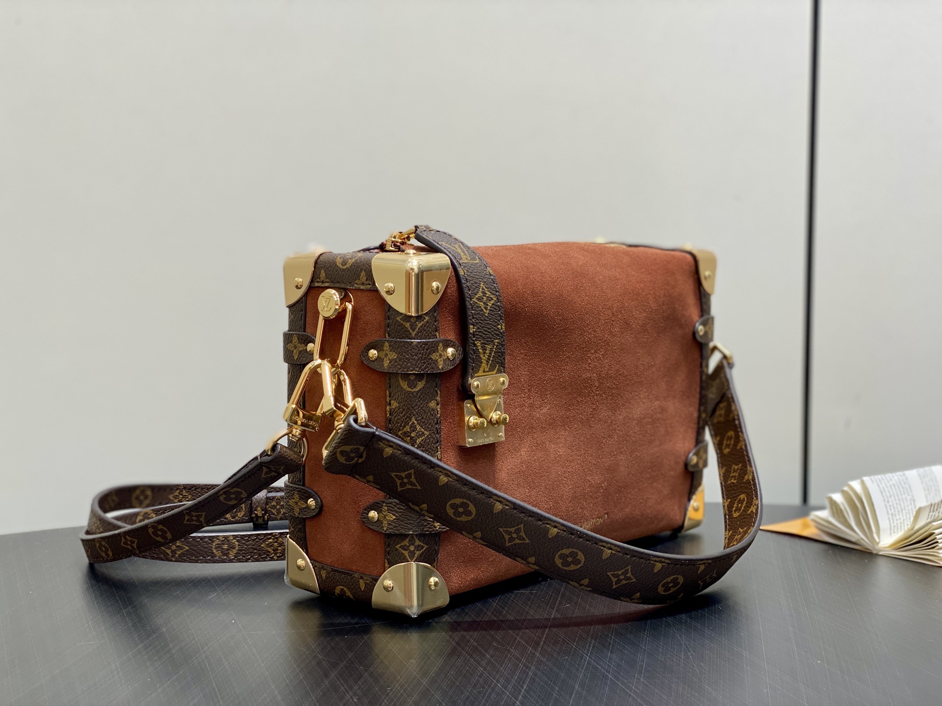 【顶级原单】N15072棕色 磨砂皮软盒子 SIDE TRUNK 中号手袋 本款 Side Trunk 