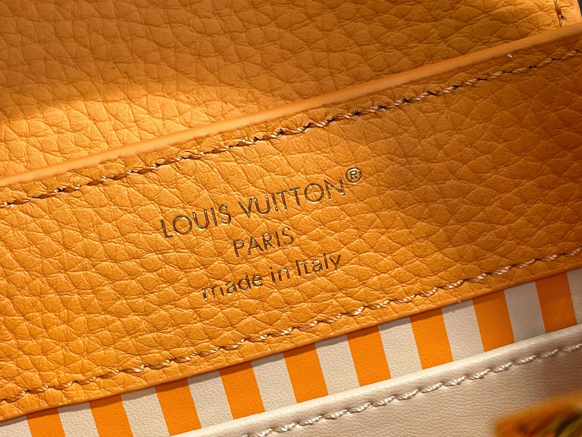 【顶级原单】M14976土黄 四叶草全皮cap那英款 本款Capucines 迷你手袋 于手柄融入精致M