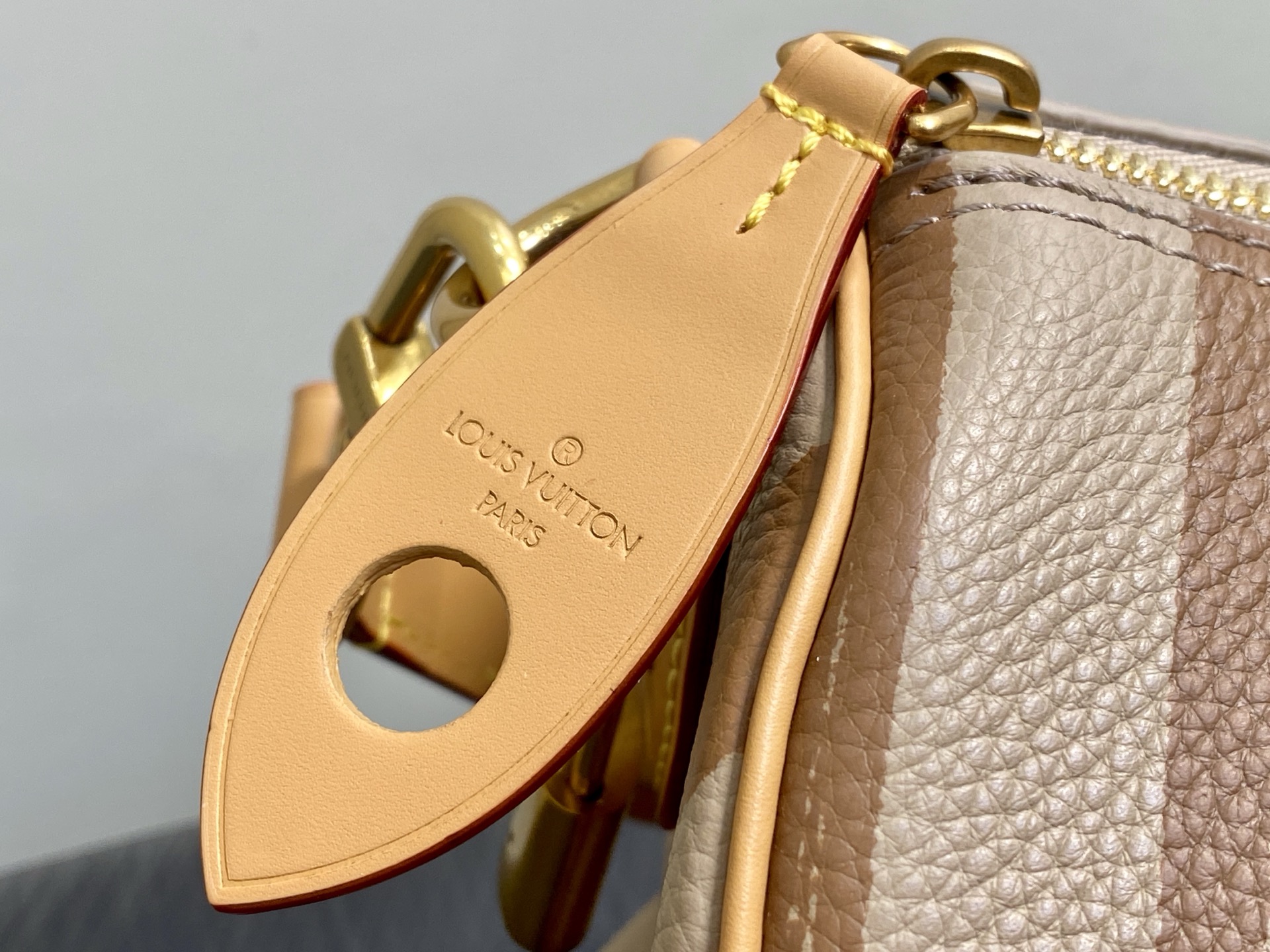 【顶级原单】M14064卡其条纹 全皮speedy枕头包 SPEEDY BANDOULIÈRE30 手袋