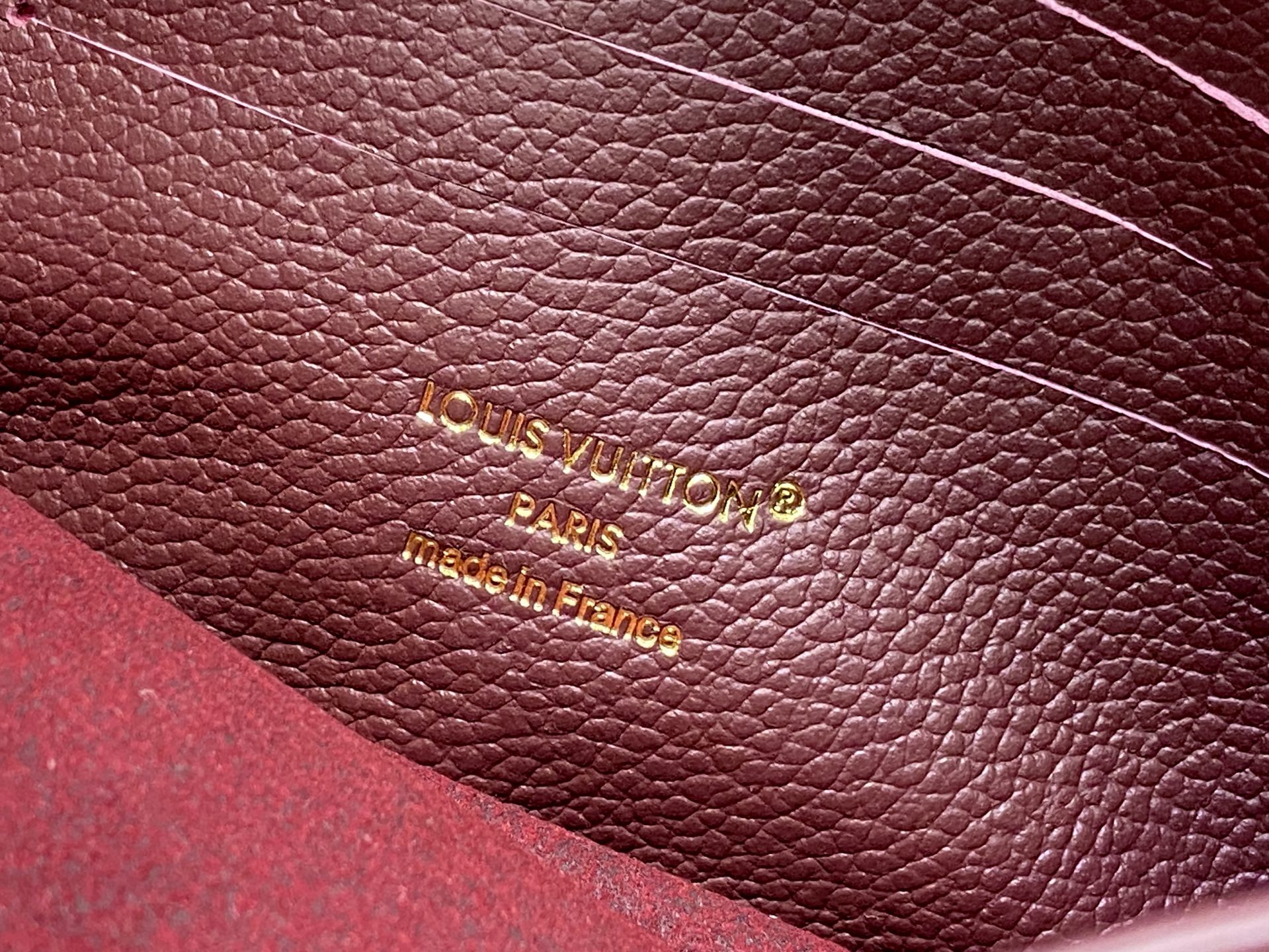 【顶级原单】M25814枣红色 全皮压花链条信封包 Portefeuille chaîne Rosy 手