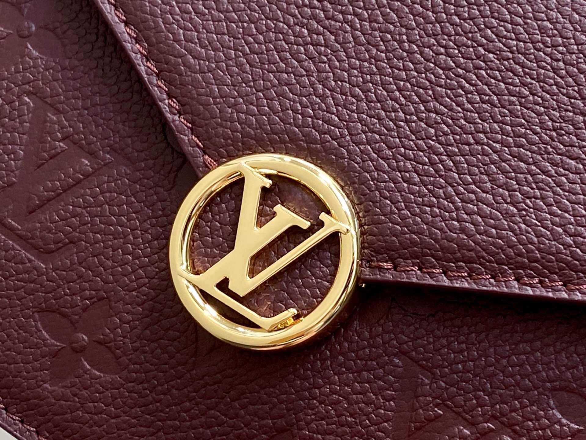 【顶级原单】M25814枣红色 全皮压花链条信封包 Portefeuille chaîne Rosy 手