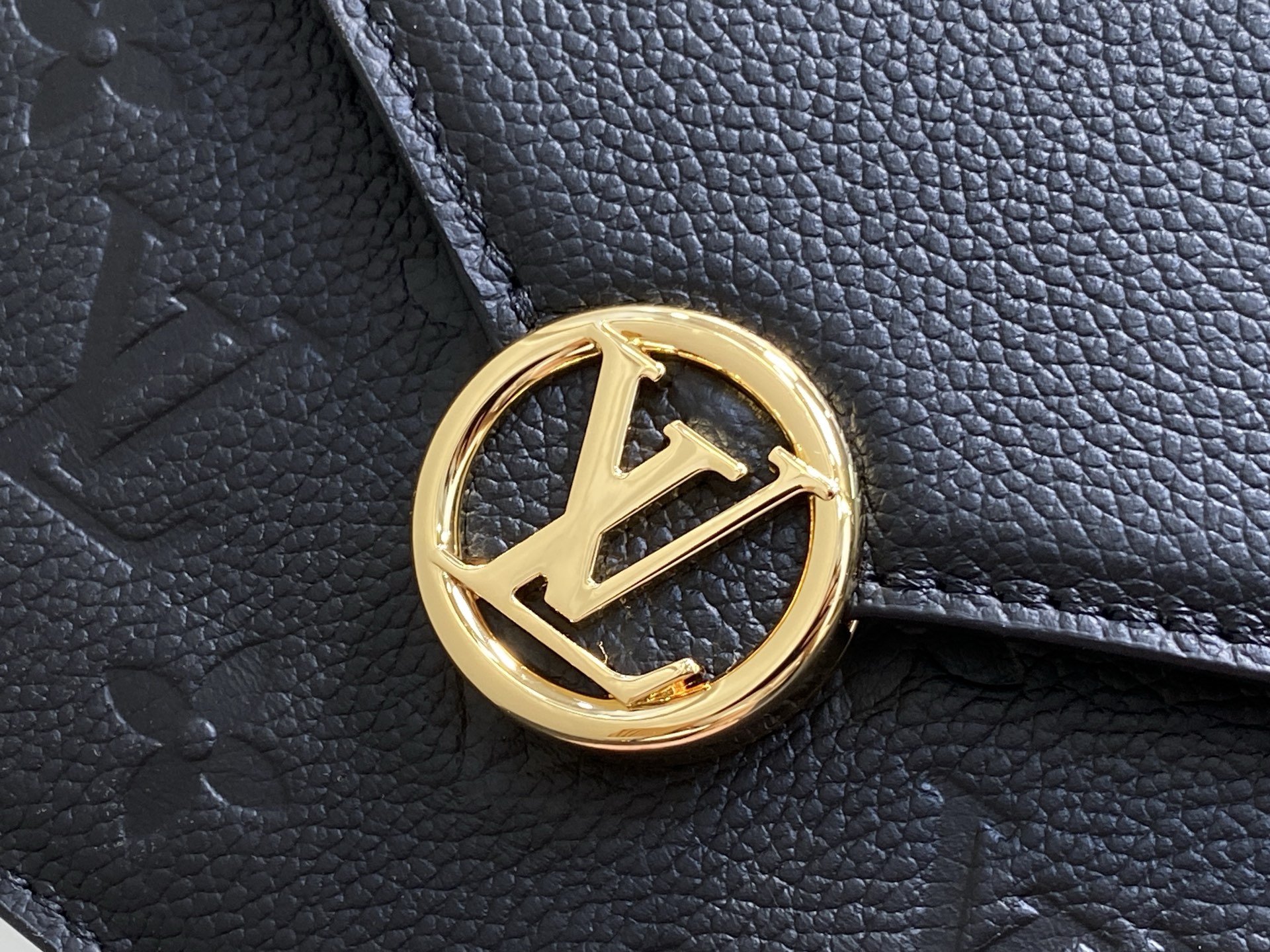 【顶级原单】M13569黑色 全皮压花链条信封包 Portefeuille chaîne Rosy 手袋