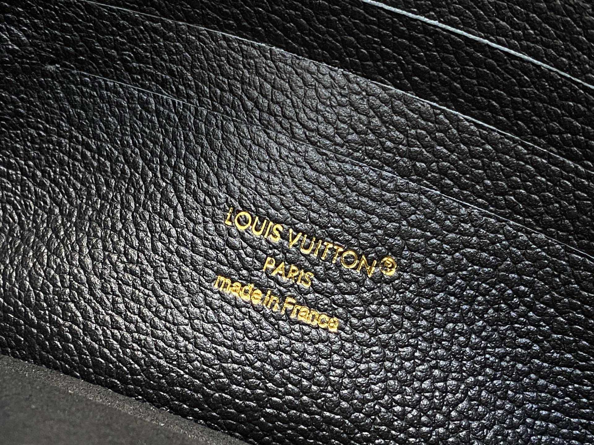 【顶级原单】M13569黑色 全皮压花链条信封包 Portefeuille chaîne Rosy 手袋