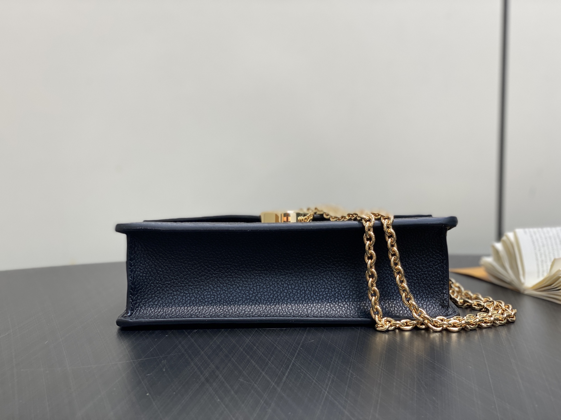 【顶级原单】M13569黑色 全皮压花链条信封包 Portefeuille chaîne Rosy 手袋