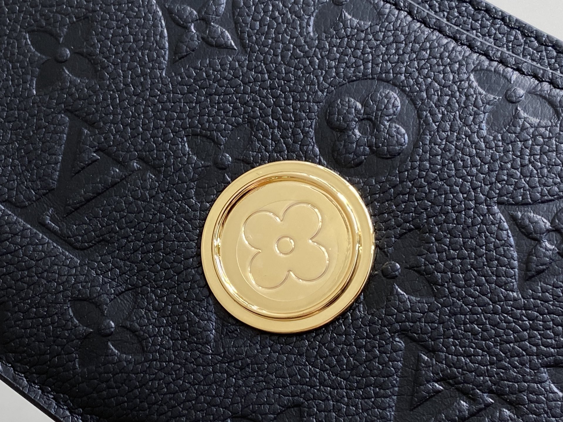 【顶级原单】M13569黑色 全皮压花链条信封包 Portefeuille chaîne Rosy 手袋