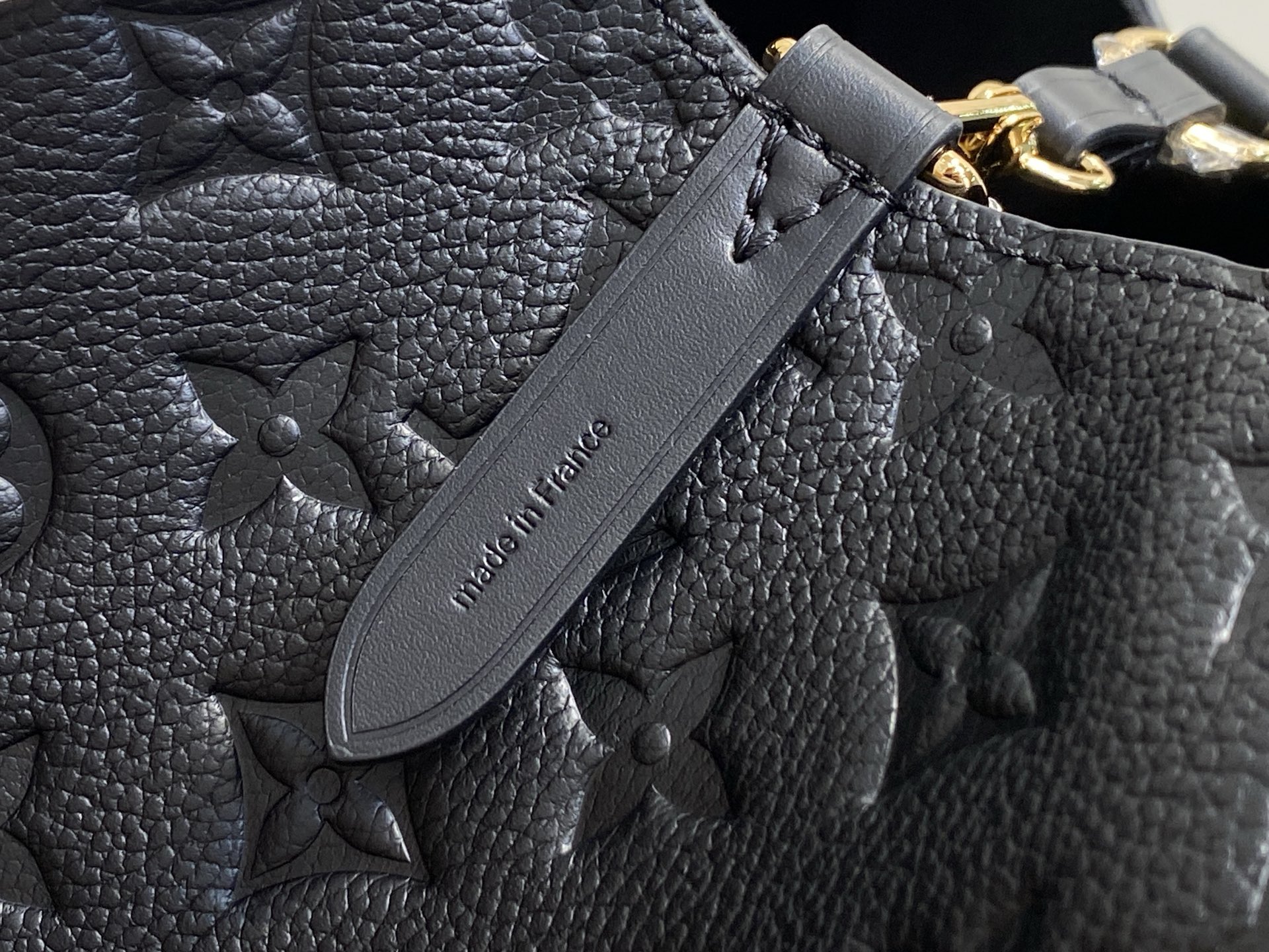 【顶级原单】M25860黑色 全皮压花购物袋 All Ln One 中号手袋 M25888枣红色 本款 