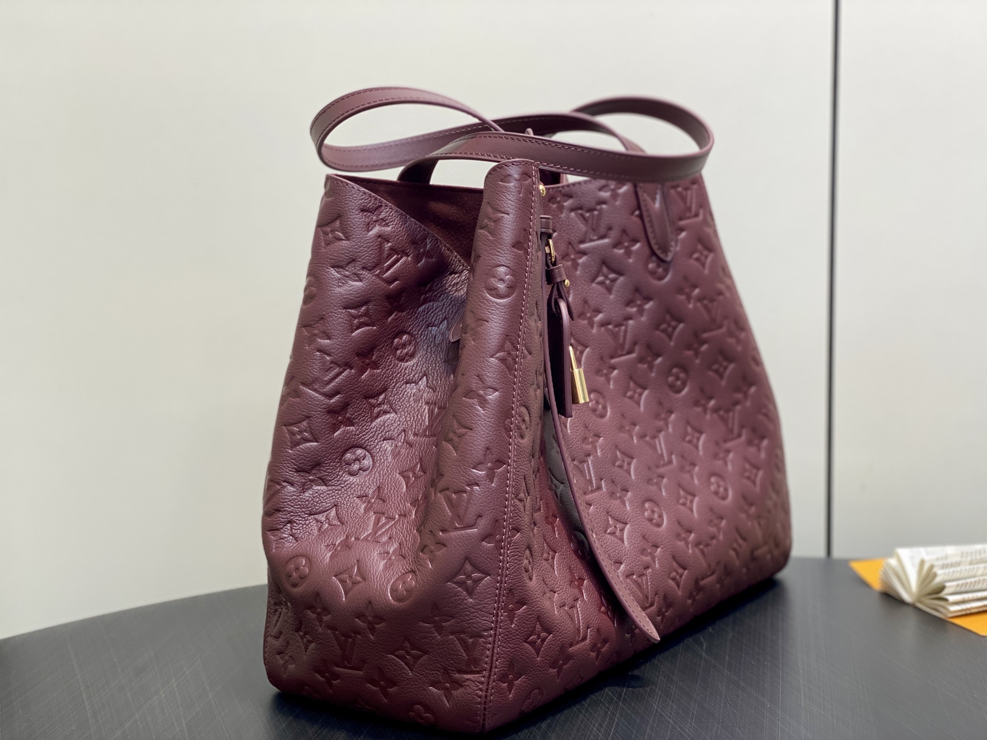 【顶级原单】M25860枣红色 全皮压花购物袋 All Ln One 中号手袋 M25888枣红色 M2