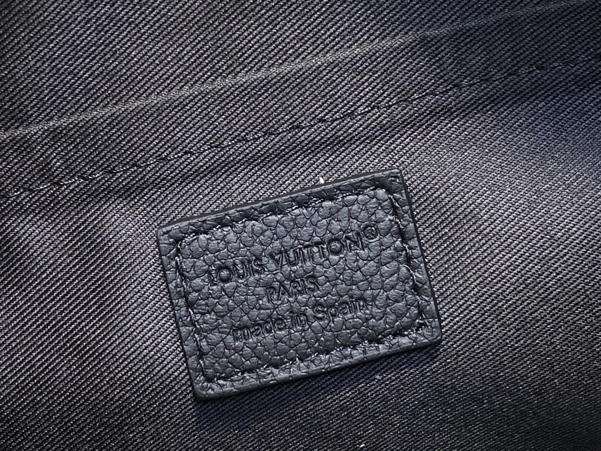 【顶级原单】M15265黑色 全皮男包邮差包 BOARDING 邮差包 Boarding 邮差包取材轻质