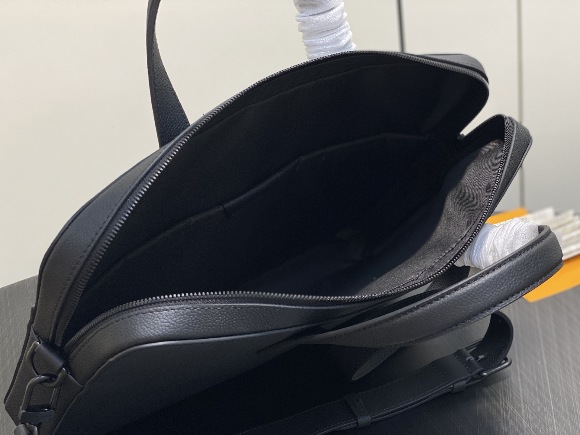 【顶级原单】M15258黑色 全皮商务公文包 GATE 公文包 Gate hx公文包选用蜡面牛皮革塑造轻