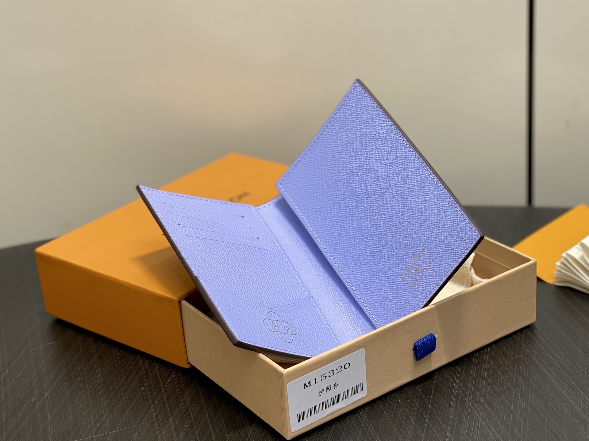 【顶级原单】M15320丝印 圣诞款护照套护照夹 新款 护照封面护照套 比比恩冬季旅行系列展示的愉快的护