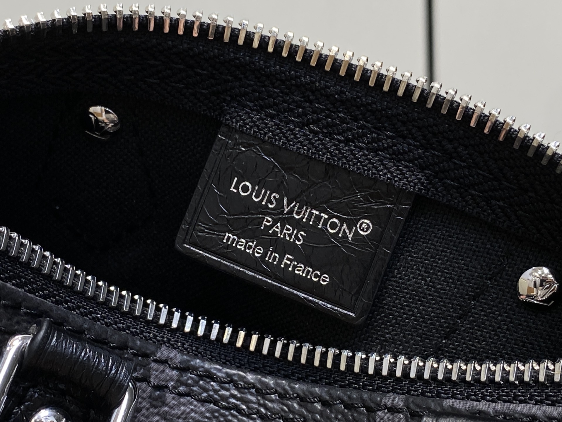 【顶级原单】M26573黑花 迷你speedy枕头包 本款 Nano Speedy 手袋 采用帆布塑造玲