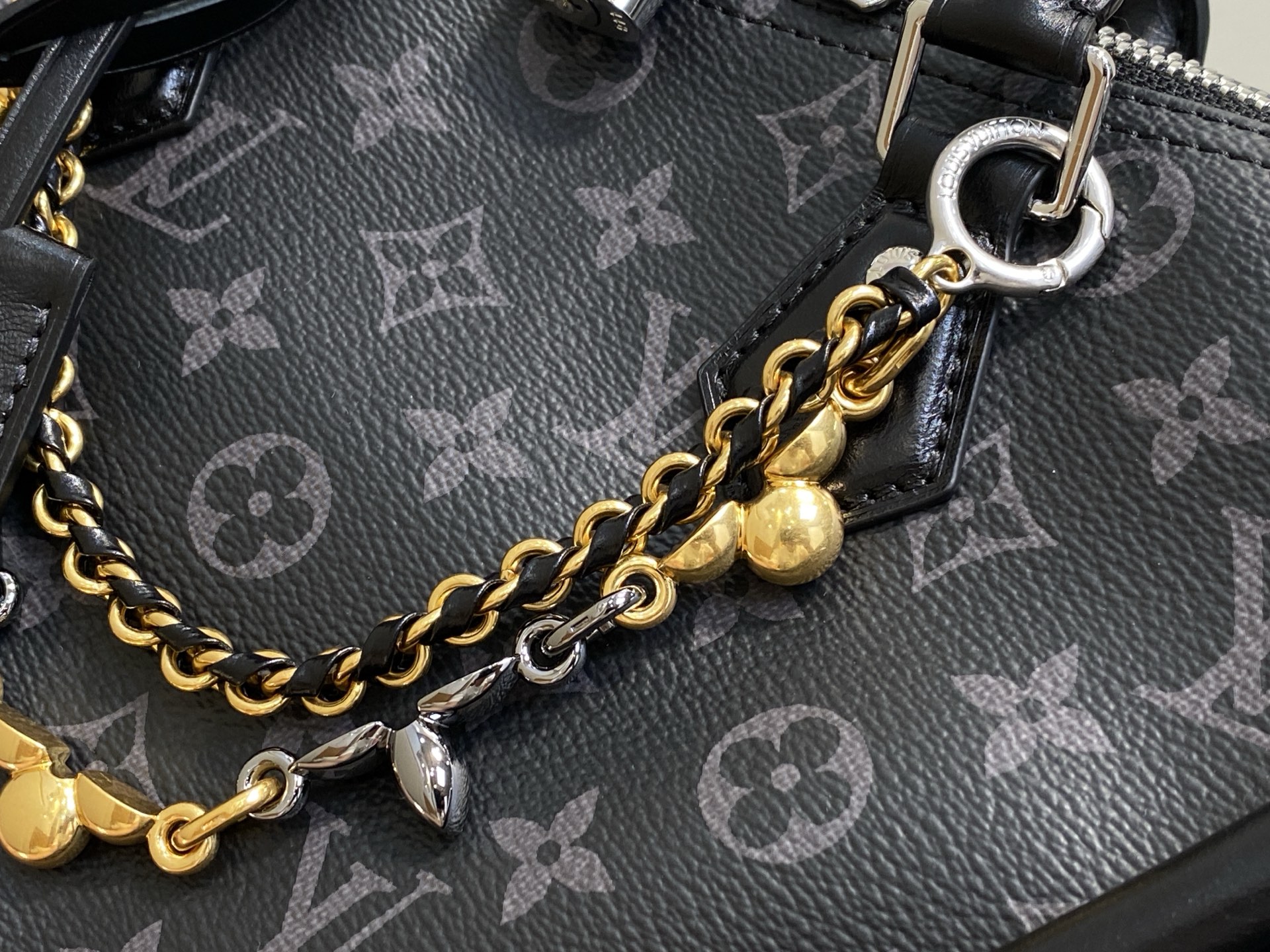 【顶级原单】M15102黑花 speedy枕头包 本款 Speedy Soft 30 手袋 出自 LV 