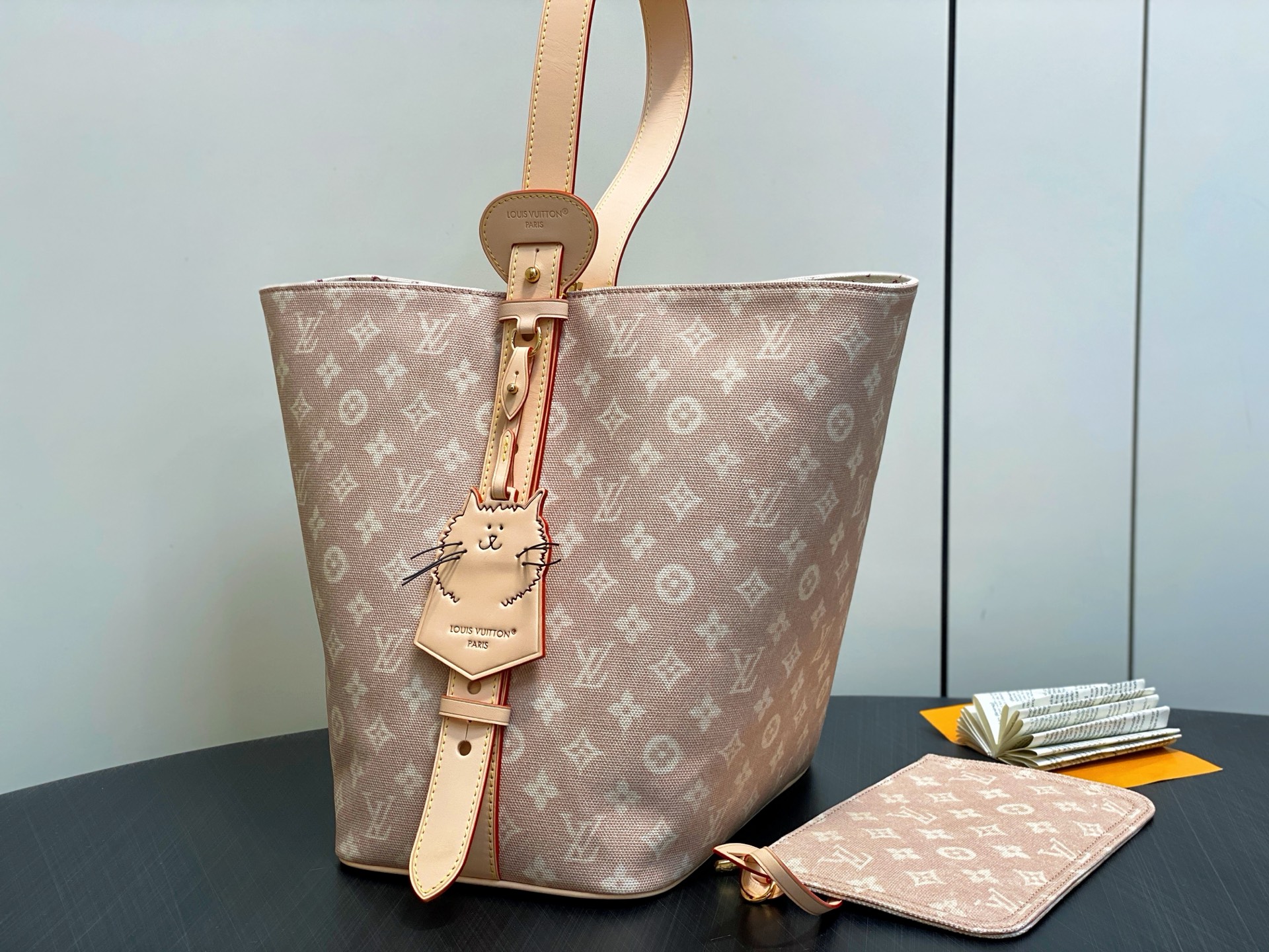 【顶级原单】M25727猫咪 大号水桶包 当季新款 ALL IN 大号手袋 本款 All In 大号手袋