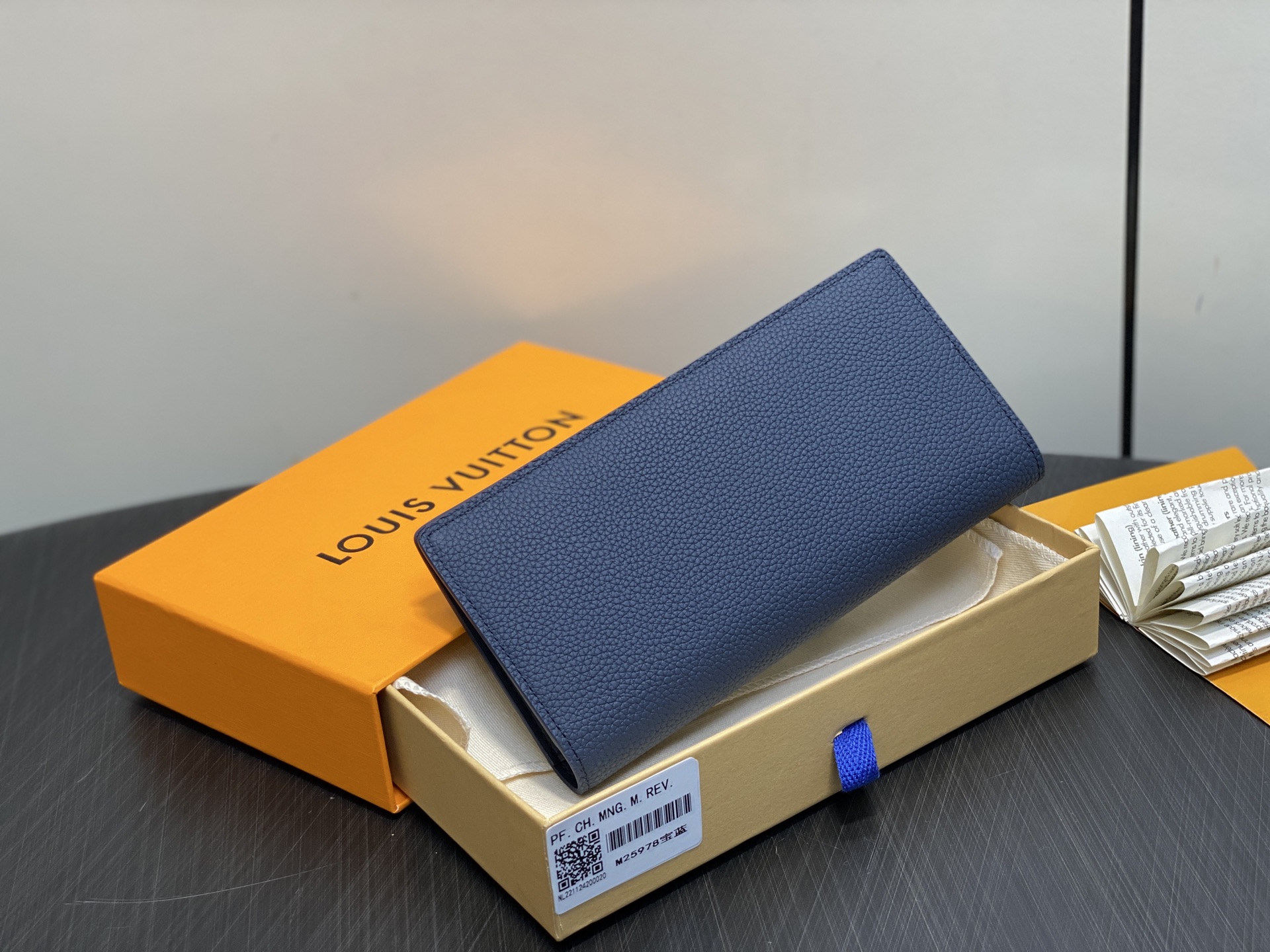 【顶级原单】M25978宝蓝 荔枝纹全皮长款西装夹钱包 Brazza 西装钱夹 以经典的黑色高级米莱吉姆
