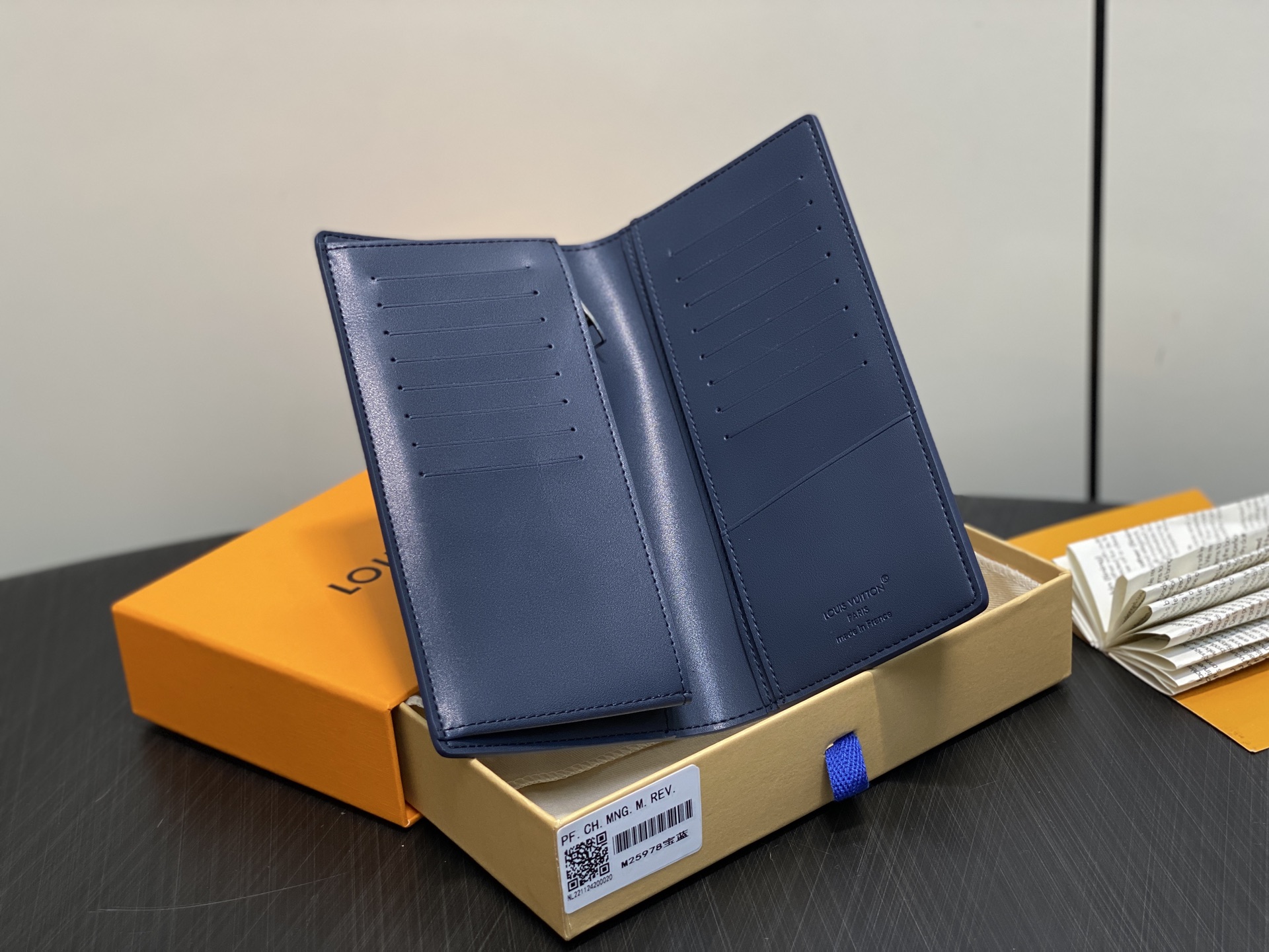 【顶级原单】M25978宝蓝 荔枝纹全皮长款西装夹钱包 Brazza 西装钱夹 以经典的黑色高级米莱吉姆