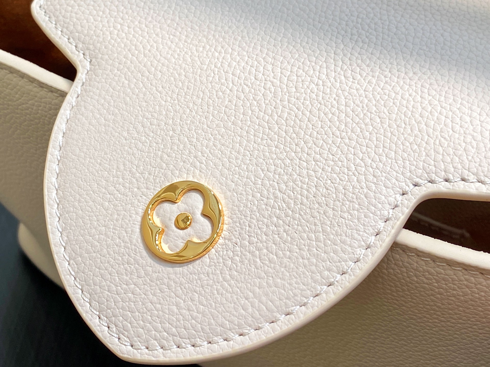 【顶级原单】M14370米白 全皮cap那英款 Capucines Souple 中号手袋 M14371