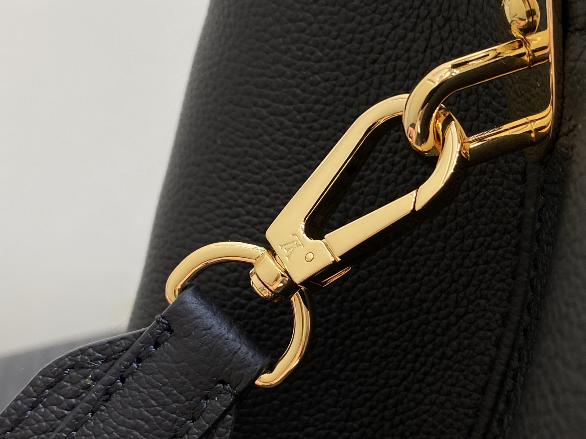 【顶级原单】M14370黑色 全皮cap那英款 Capucines Souple 中号手袋 M14371