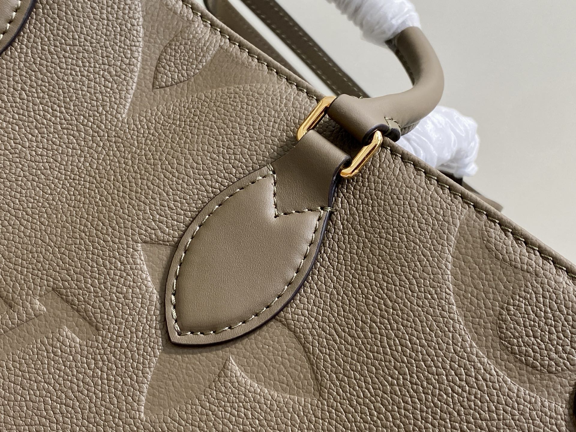 【顶级原单】M45595卡其绿 全皮压花四方包 ONTHEGO 中号手袋 M45495 本款 OnThe