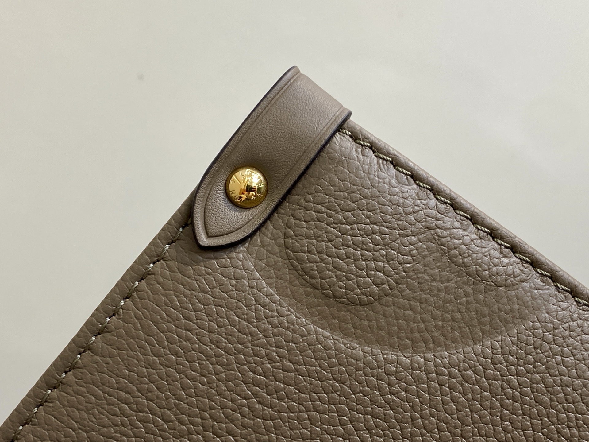 【顶级原单】M45595卡其绿 全皮压花四方包 ONTHEGO 中号手袋 M45495 本款 OnThe