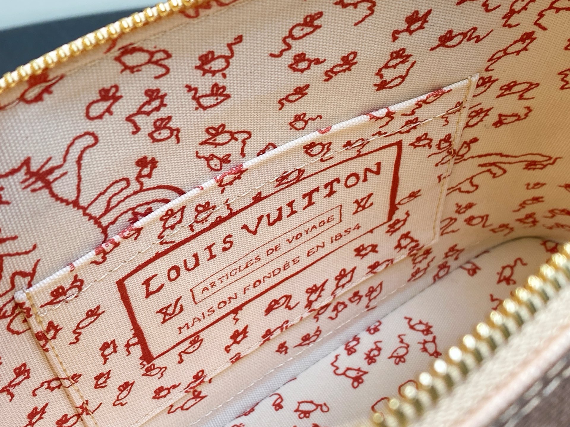 【顶级原单】M25728猫咪 小号贝壳包 本款 Alma BB 手袋 出自路易威登与 Grace Cod