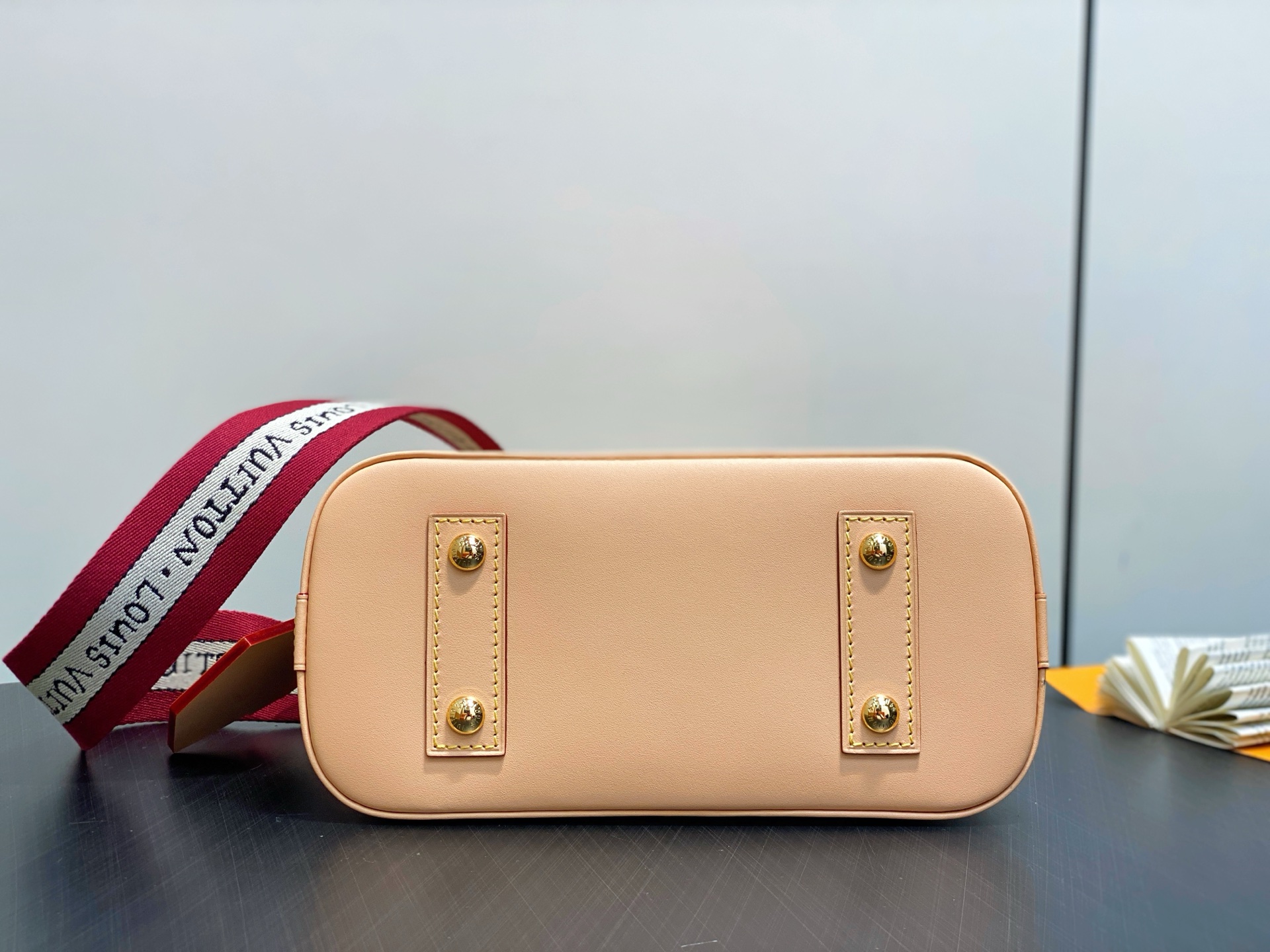 【顶级原单】M25728猫咪 小号贝壳包 本款 Alma BB 手袋 出自路易威登与 Grace Cod