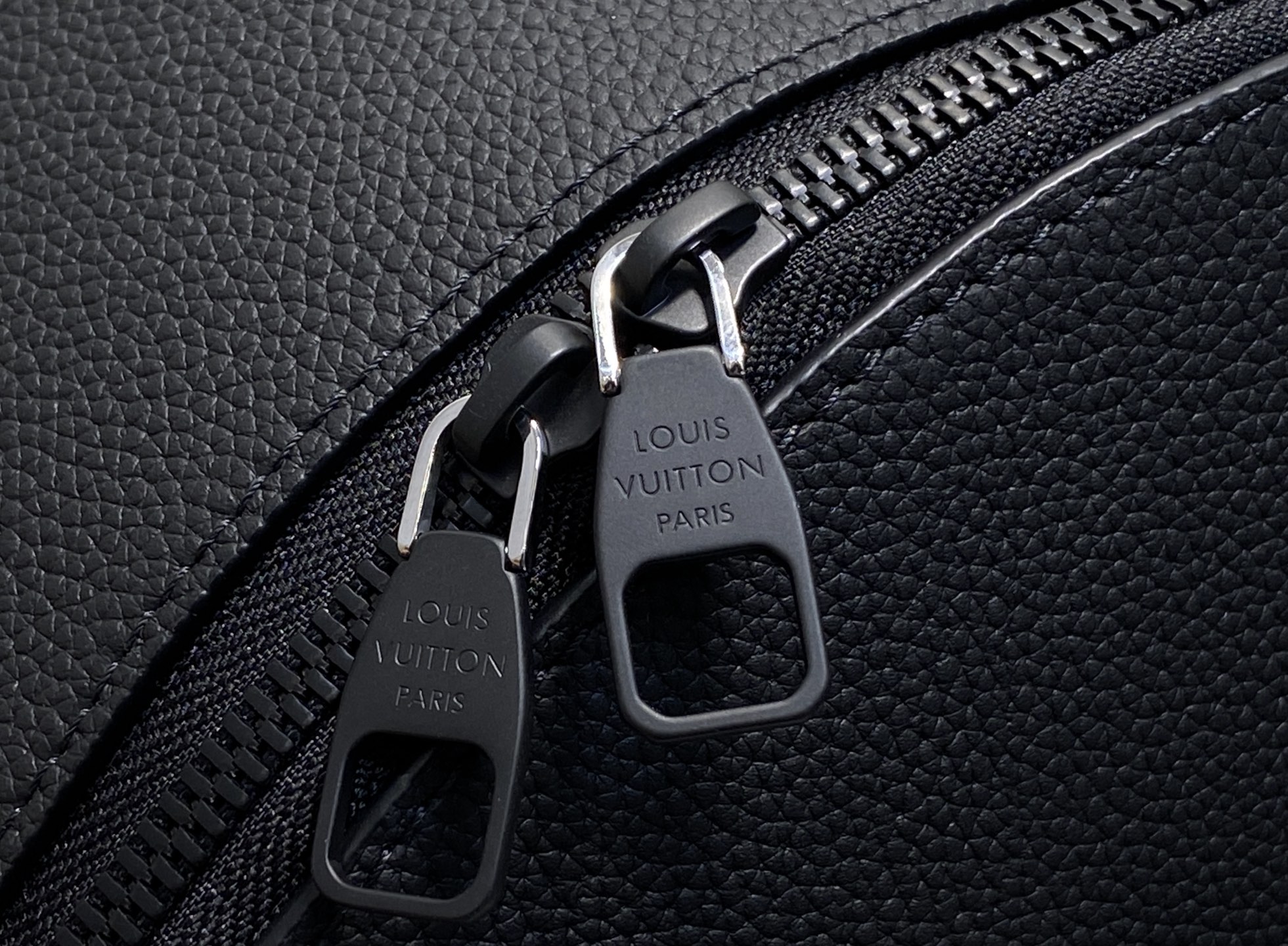 【顶级原单】M15259黑色 全皮商务双肩包 DISCOVERY WORK 双肩包 Discovery 