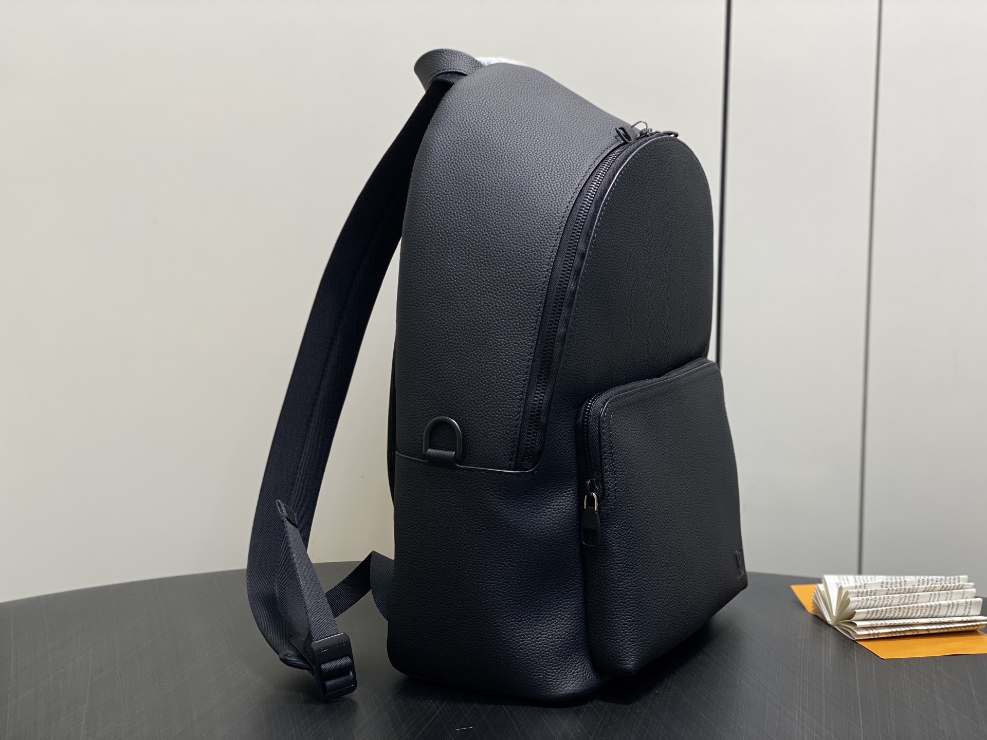 【顶级原单】M15259黑色 全皮商务双肩包 DISCOVERY WORK 双肩包 Discovery 