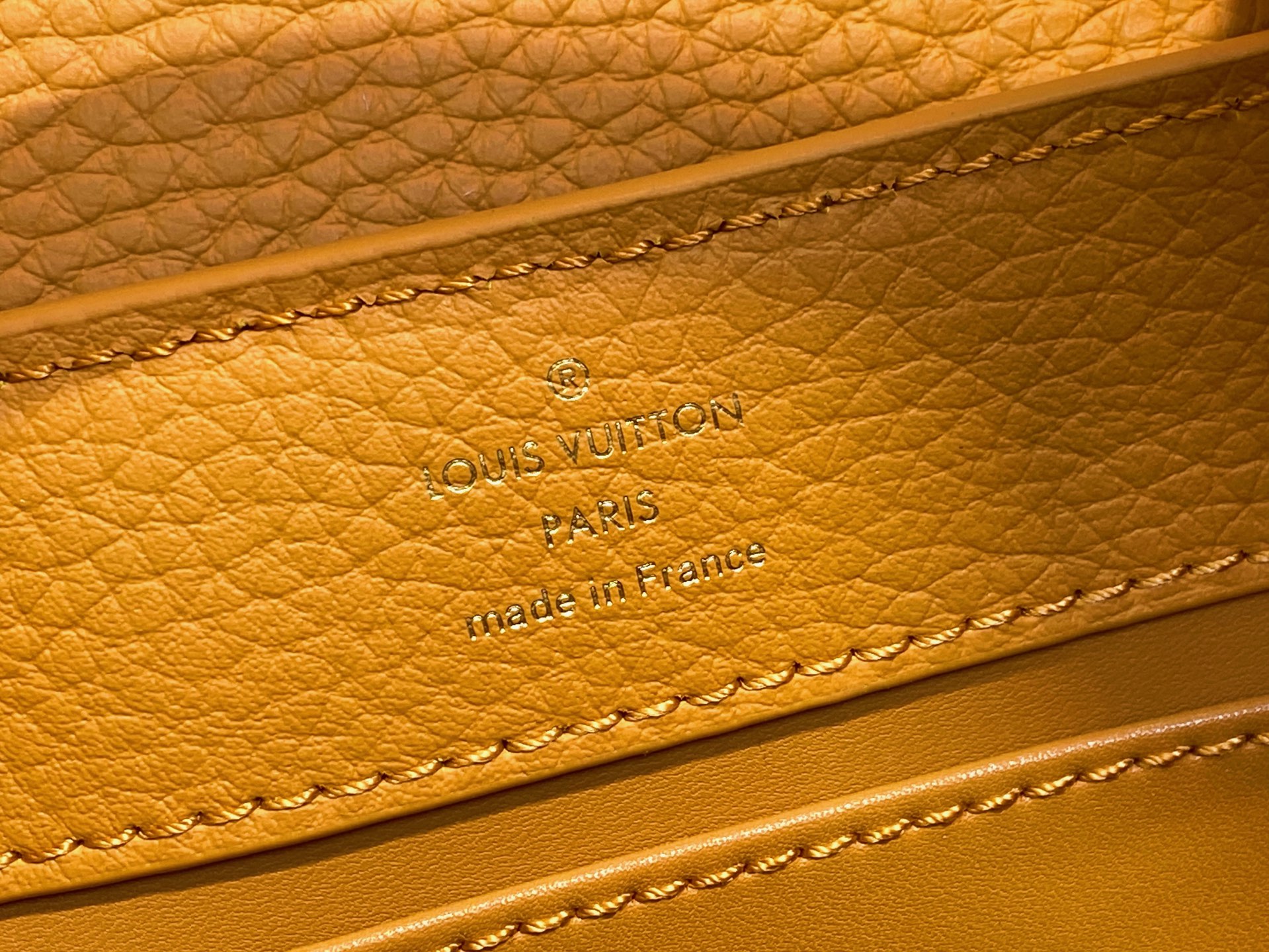 【顶级原单】M23703橙色 全皮cap那英款 Capucines 迷你手袋 于 2013 年问世，以 