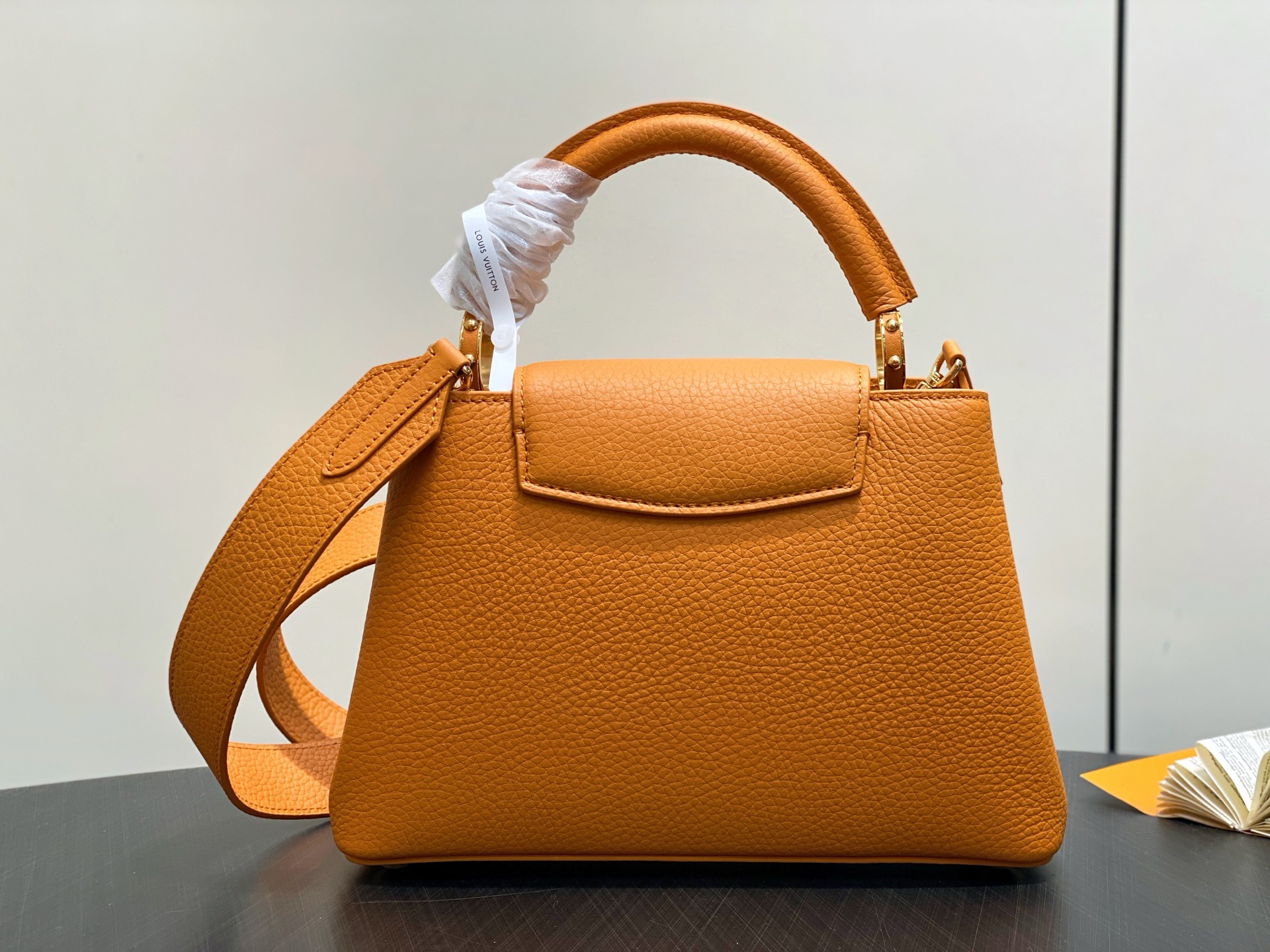 【顶级原单】M23703橙色 全皮cap那英款 Capucines BB手袋 于 2013 年问世，以 