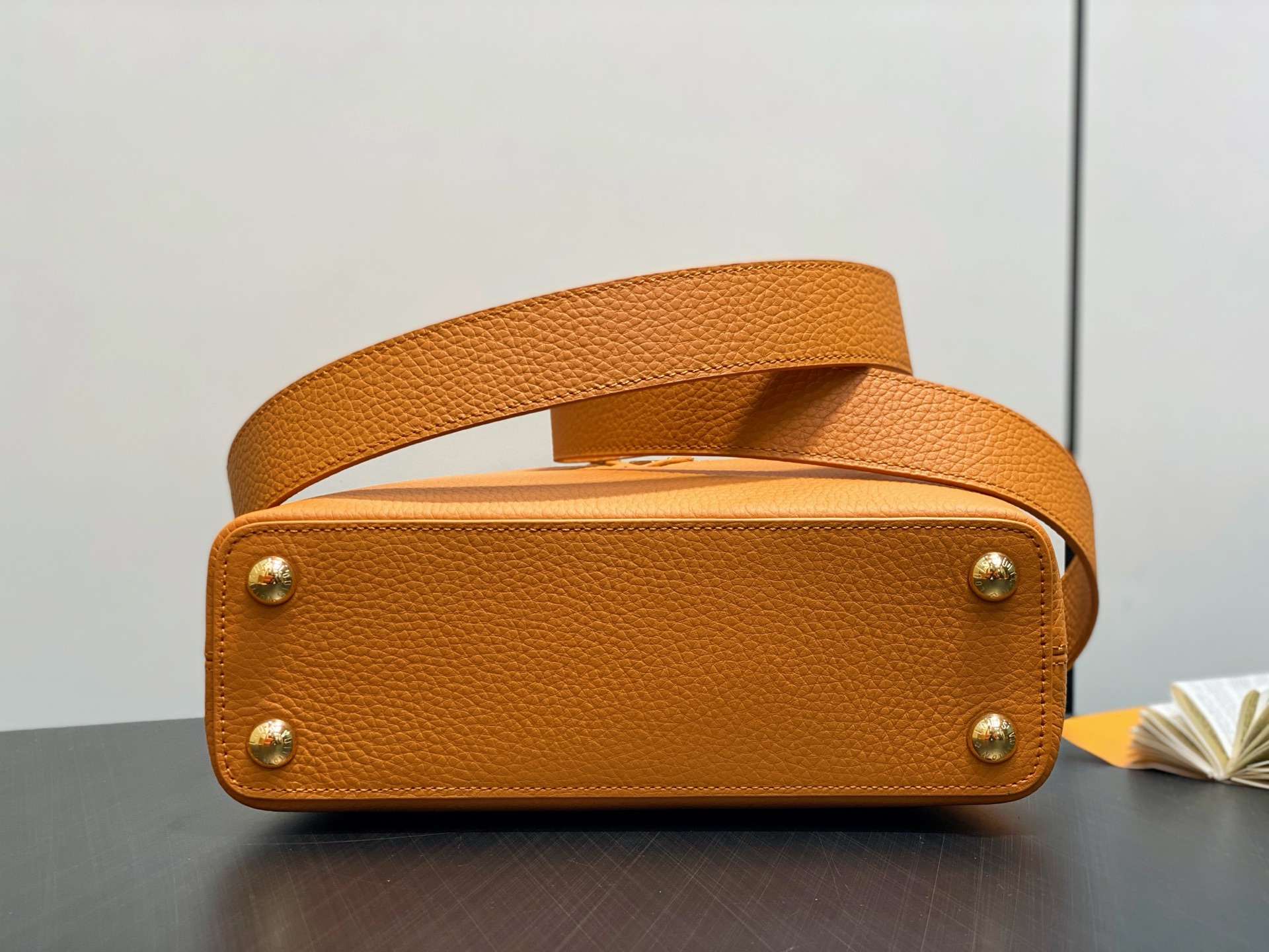 【顶级原单】M23703橙色 全皮cap那英款 Capucines BB手袋 于 2013 年问世，以 