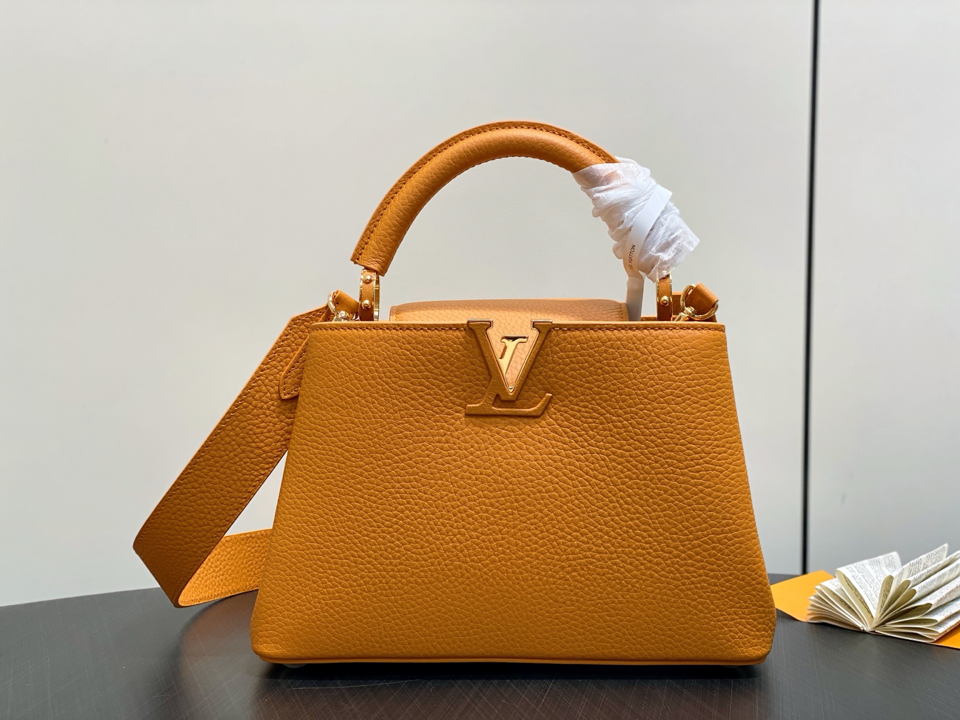 【顶级原单】M23703橙色 全皮cap那英款 Capucines BB手袋 于 2013 年问世，以 