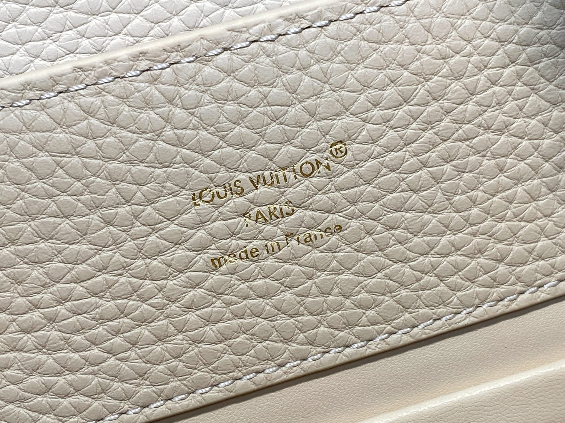 【顶级原单】M25862米黄 花朵链条全皮cap那英款 本款 Capucines BB手袋 为 Taur