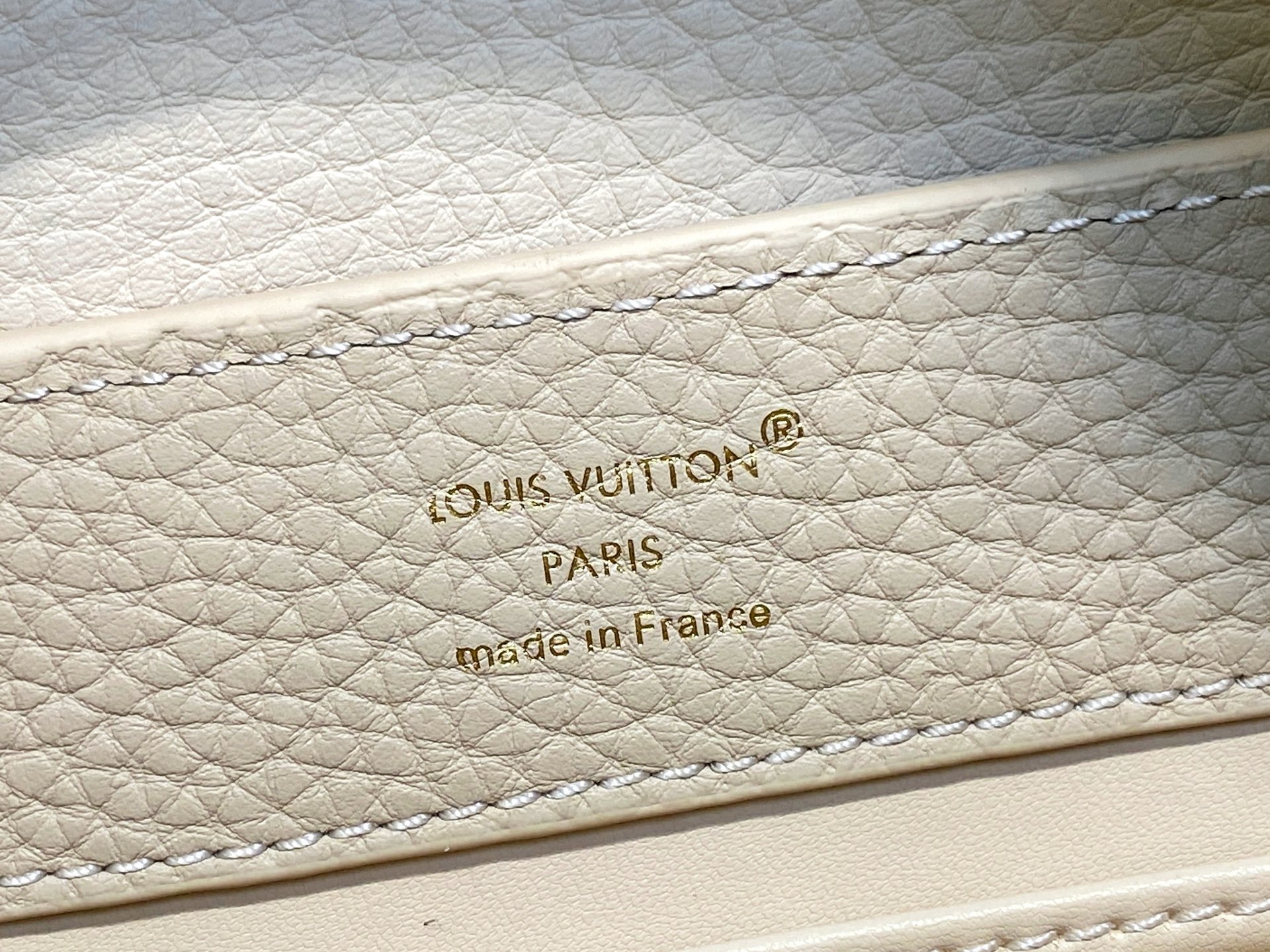 【顶级原单】M25862米黄 花朵链条全皮cap那英款 本款 Capucines 迷你手袋为 Tauri