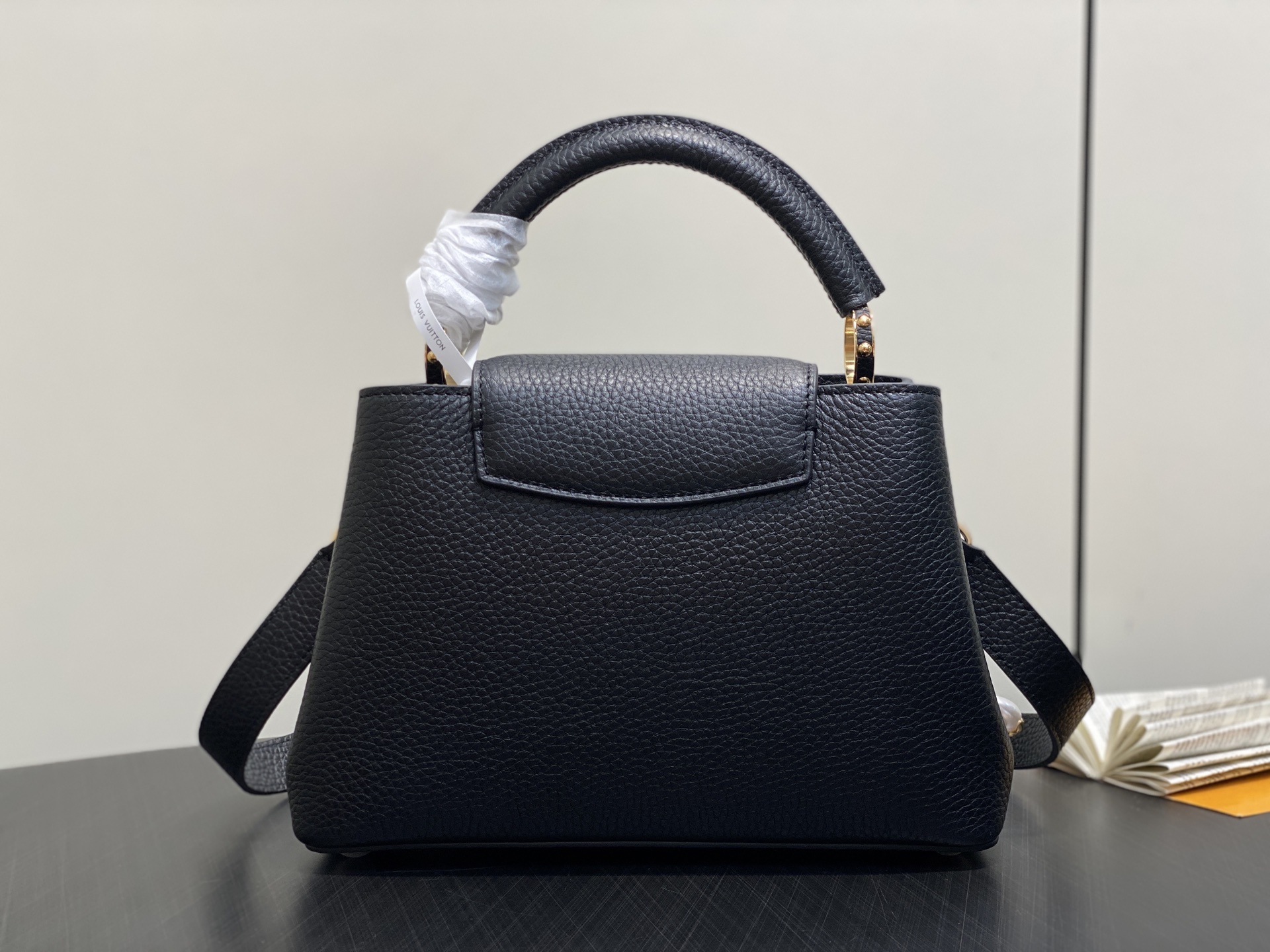 【顶级原单】M25862黑色 花朵链条全皮cap那英款 本款 Capucines BB手袋 为 Taur