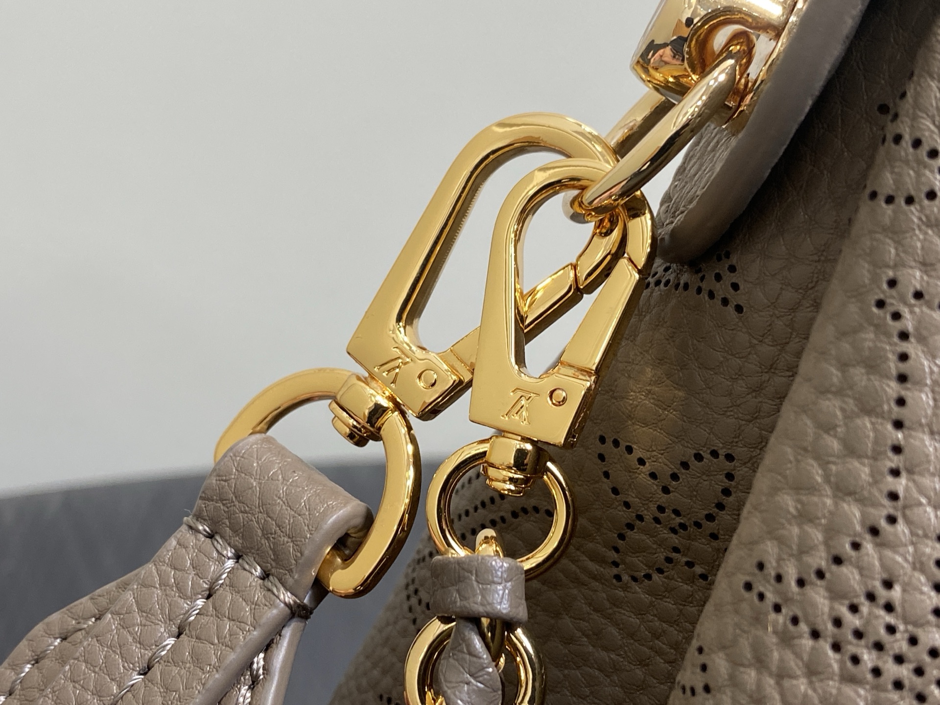 【顶级原单】M25904烟熏灰绿色 全皮镂空链条包 ltvSac Hand It All PM 手袋 来