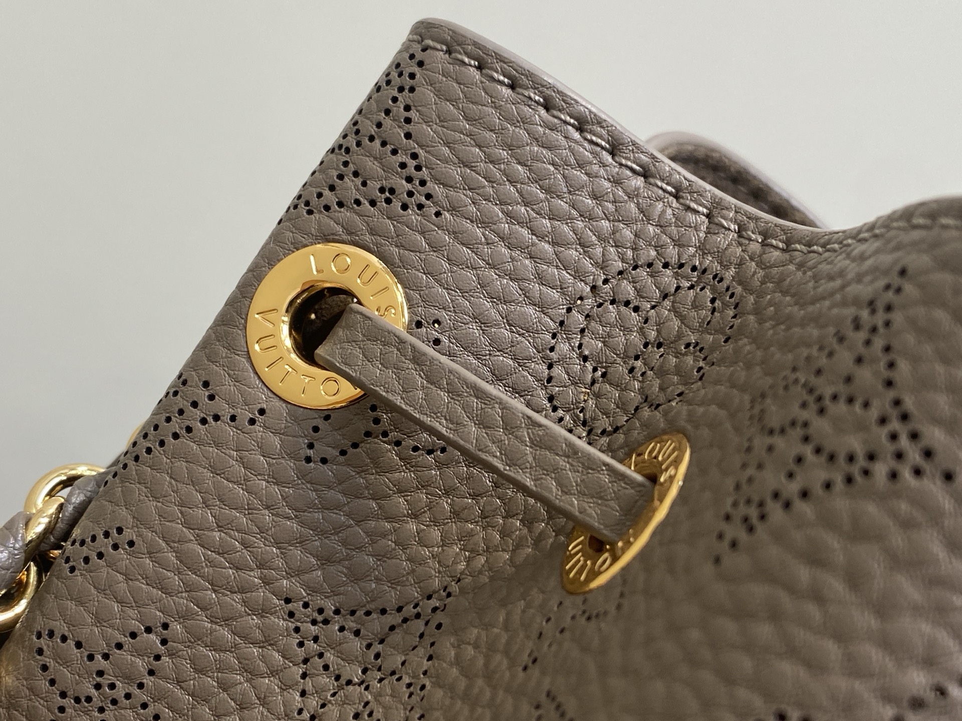 【顶级原单】M25876烟熏灰绿色 全皮镂空链条包 Sac cabas Bella 手袋 这个版本的Be