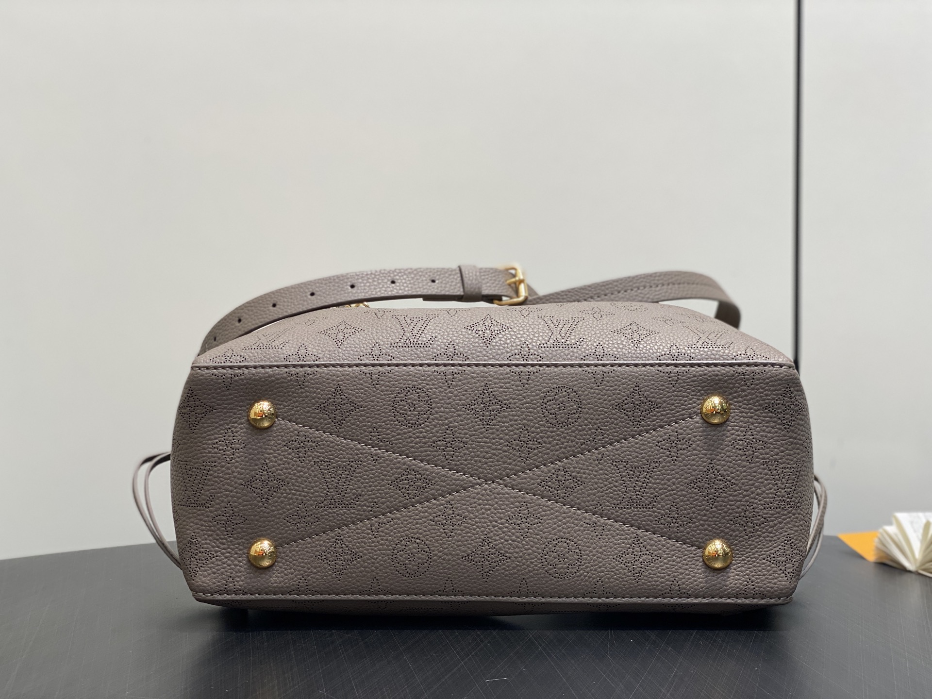 【顶级原单】M25876烟熏灰绿色 全皮镂空链条包 Sac cabas Bella 手袋 这个版本的Be