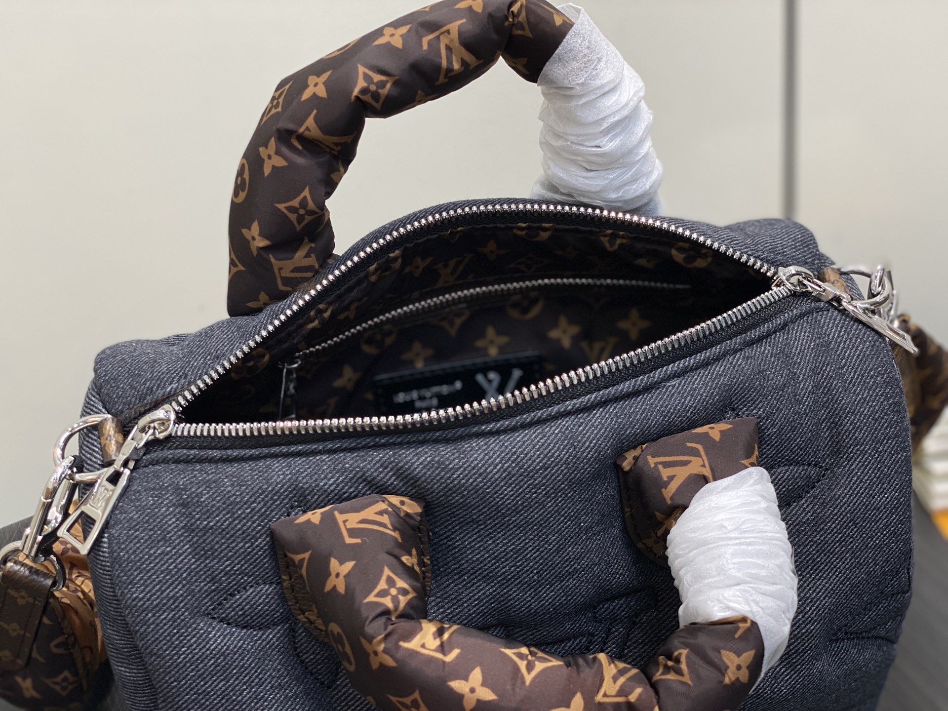 【顶级原单】M26956牛仔 羽绒speedy枕头包 Speedy Bandouliere 25 手袋 