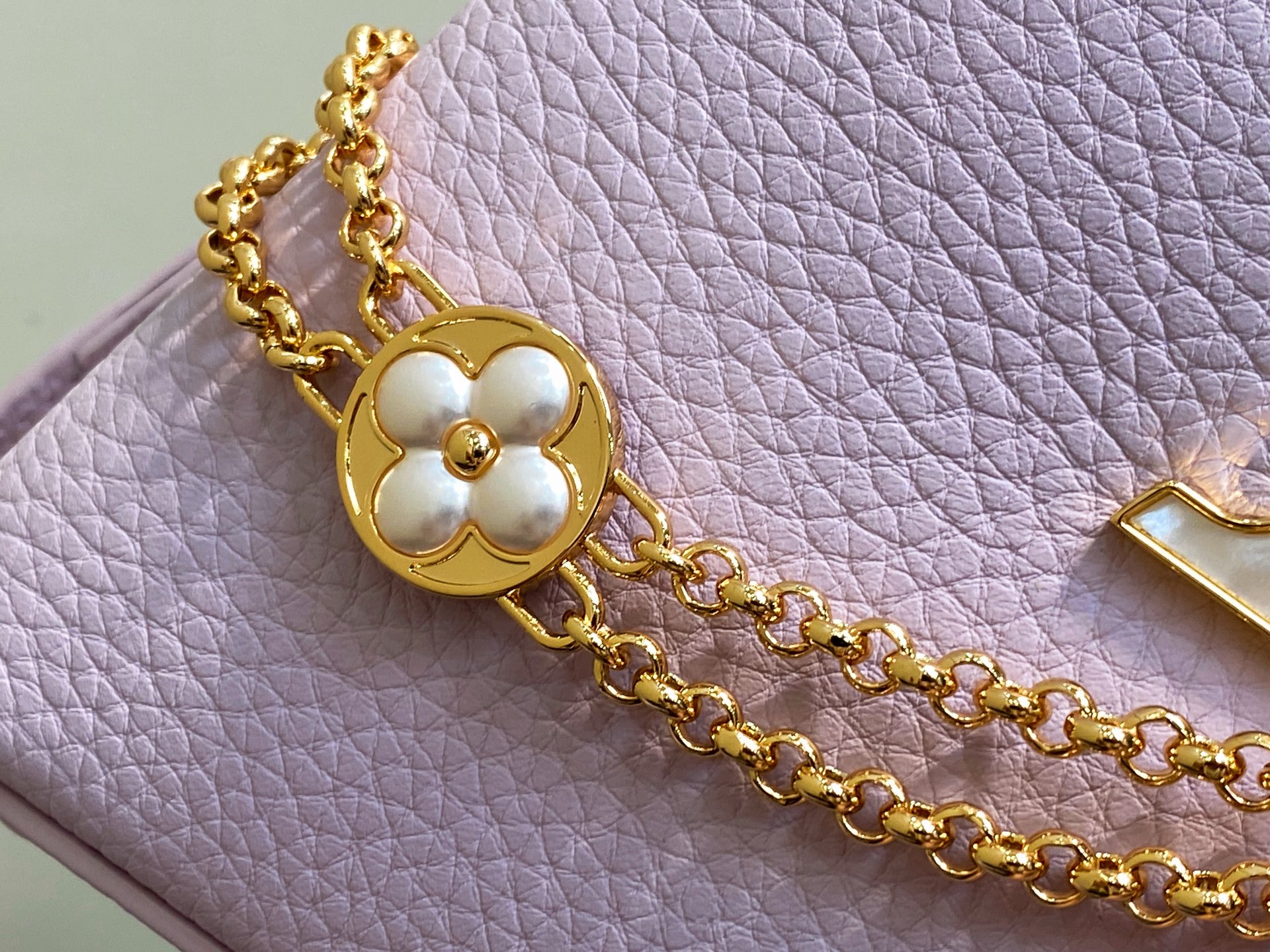 【顶级原单】M25862香芋紫 全皮链条cap那英款 Capucines 迷你手袋 本款 Capucin